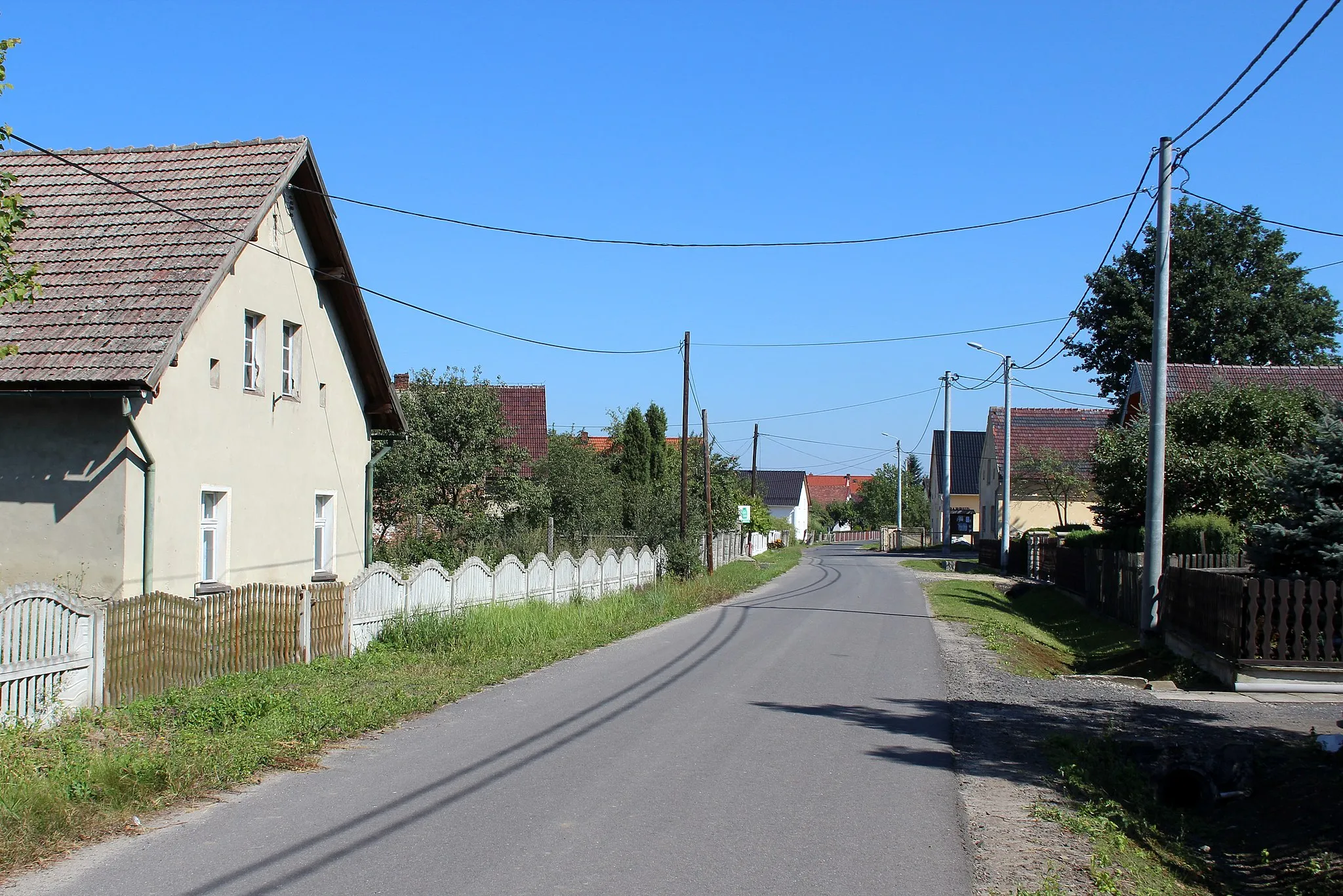 Photo showing: Borek - wieś w Polsce w województwie opolskim, w powiecie nyskim w gminie Korfantów.