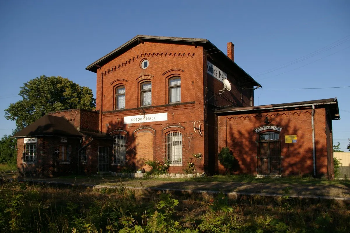 Photo showing: Railway station building in Kotórz Mały, Opole voivodship, Poland