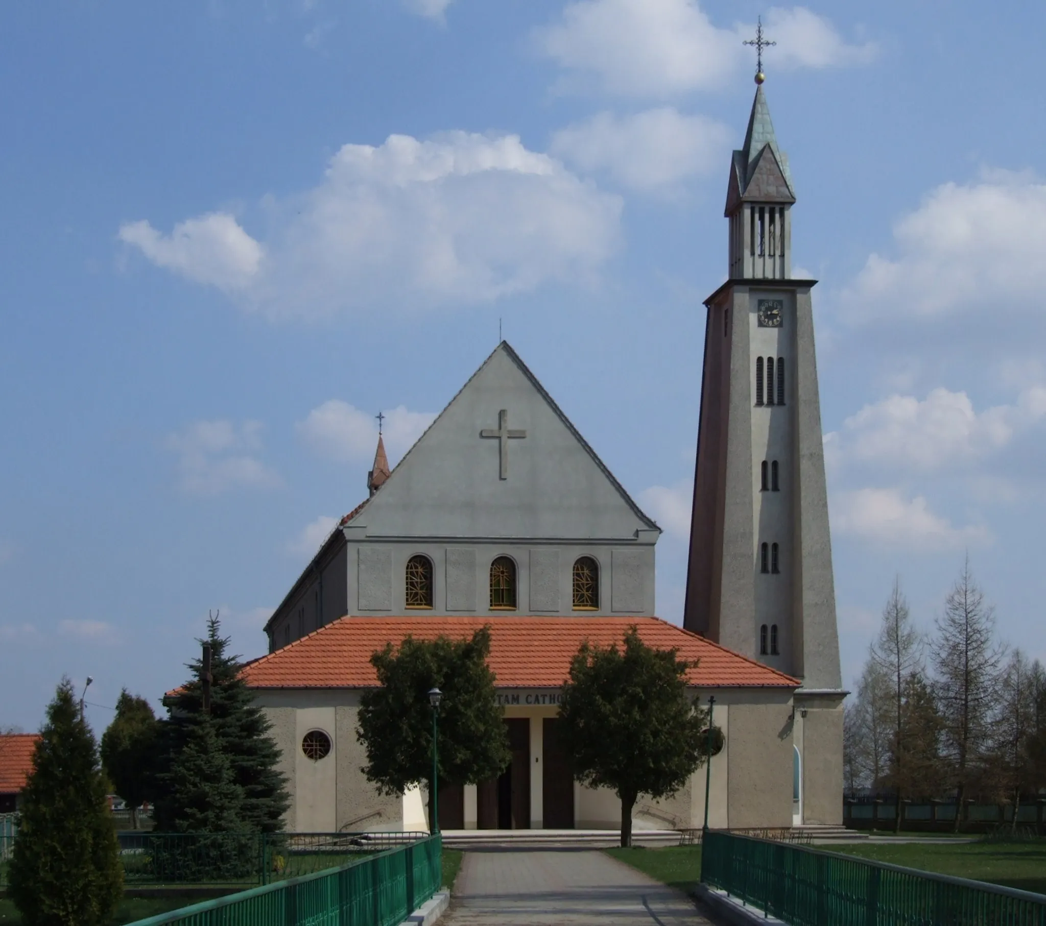 Photo showing: New church (built 1957-59) in Chocianowice (Kotschanowitz), Upper Silesia in Poland