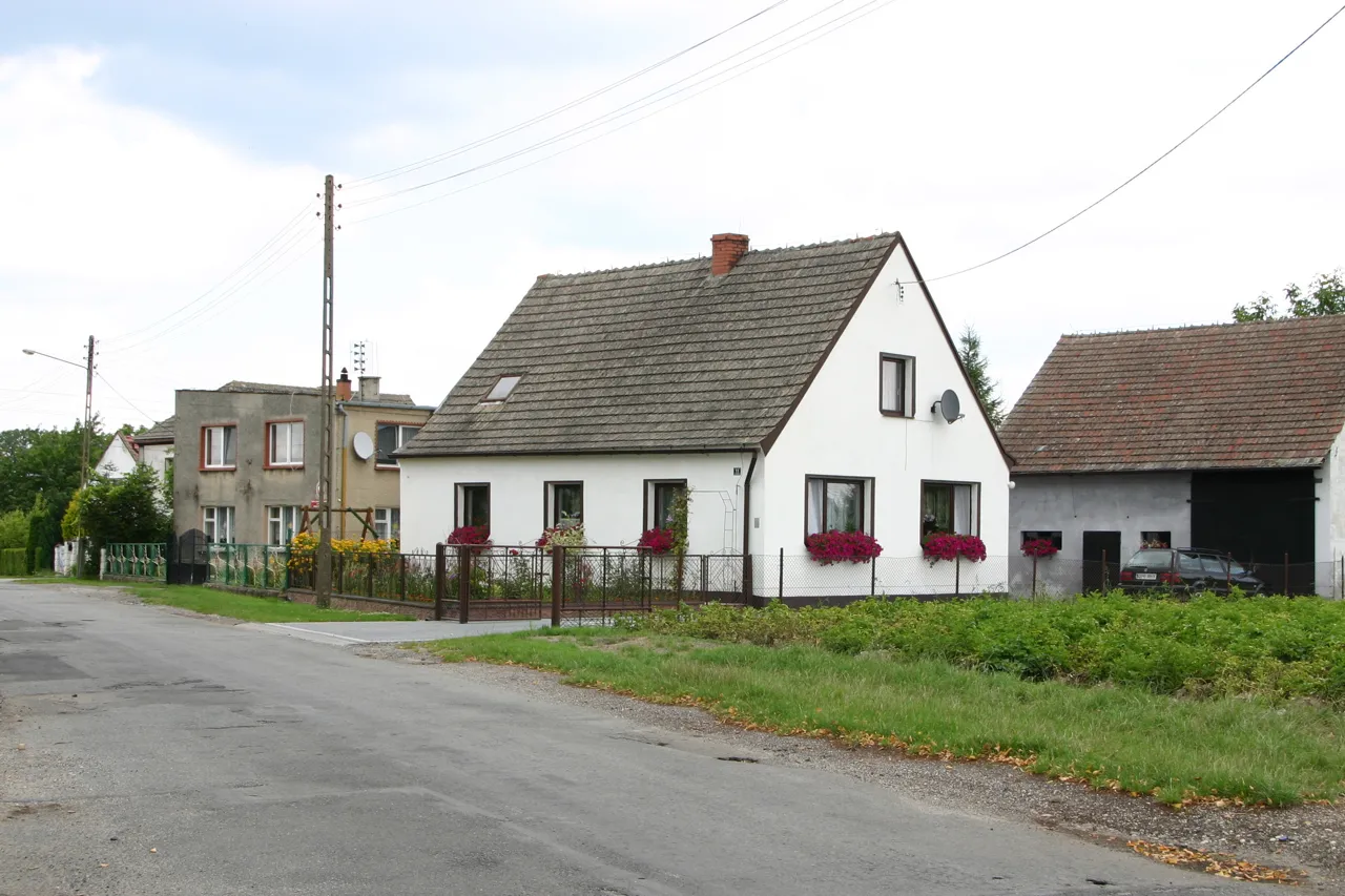 Photo showing: Brzeźnica (dodatkowa nazwa w j. niem. Bresnitz) – wieś w Polsce położona w województwie opolskim, w powiecie prudnickim, w gminie Biała.