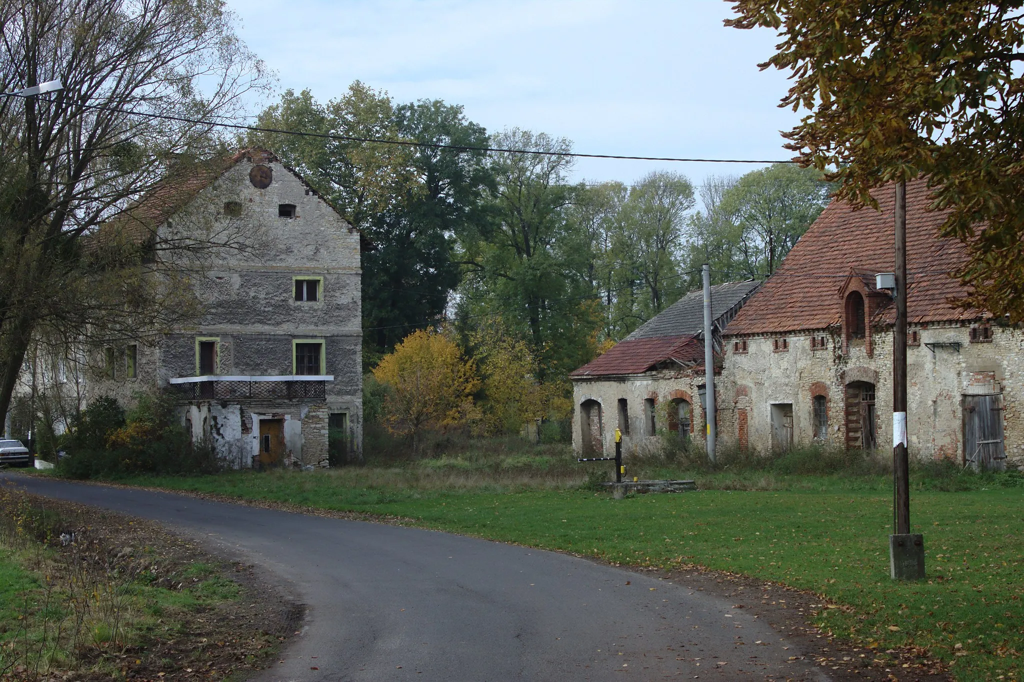 Photo showing: Old buildings in the village of Kalinowice, Opole Voivodeship, PL
