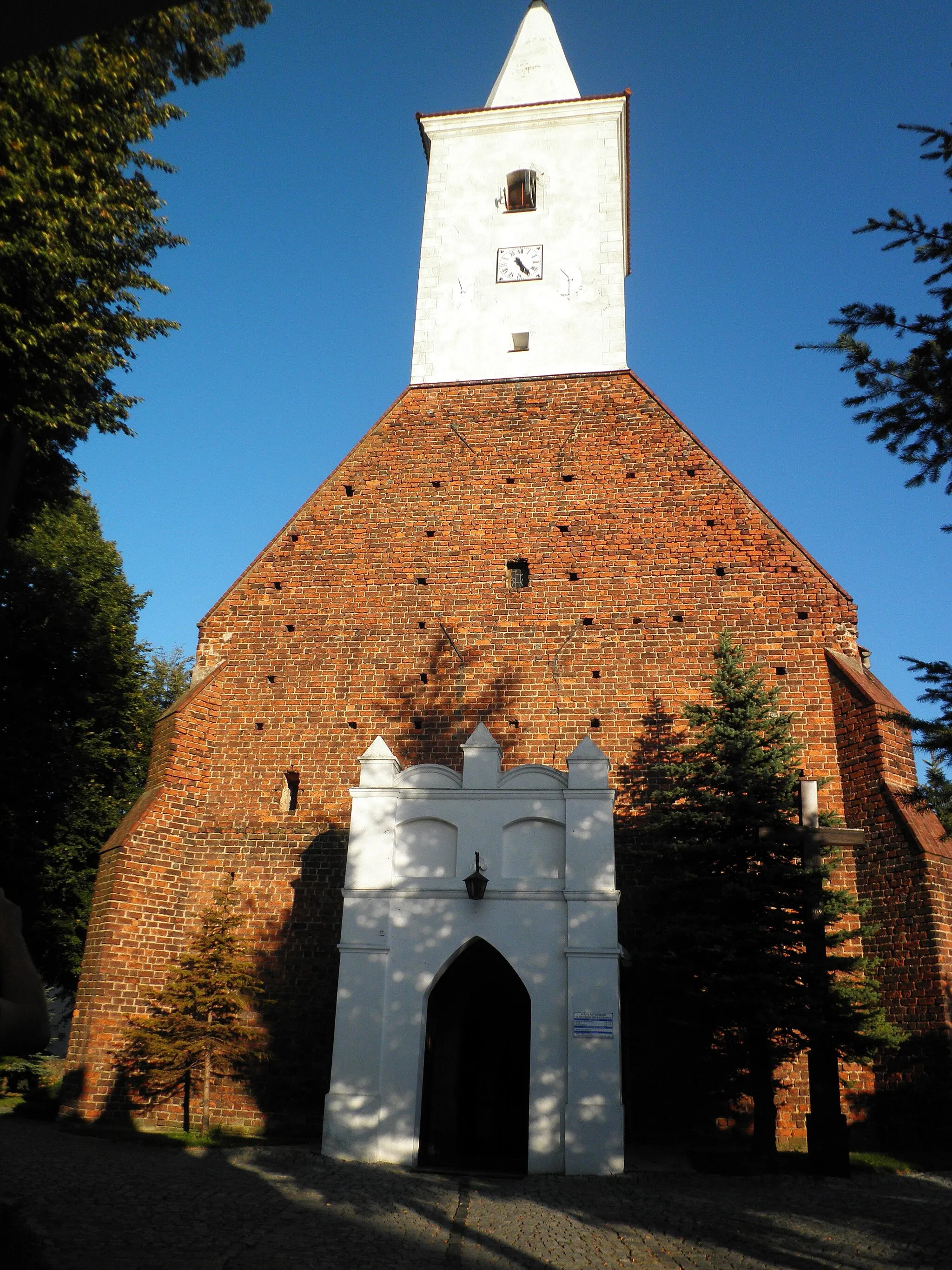 Photo showing: Pogorzela - kościół par. p.w. Najśw. Serca Jezusa