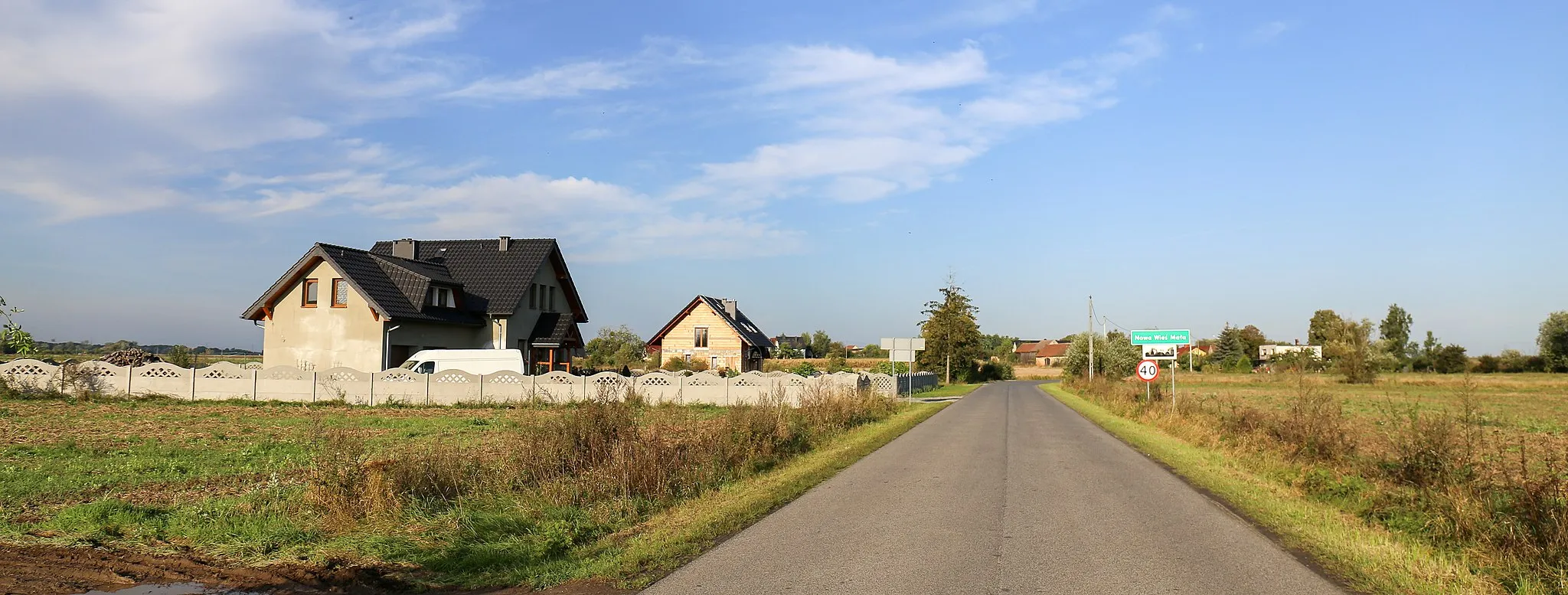 Photo showing: Wjazd do Nowa Wieś Mała – wieś w województwie opolskim, w gminie Lewin Brzeski.