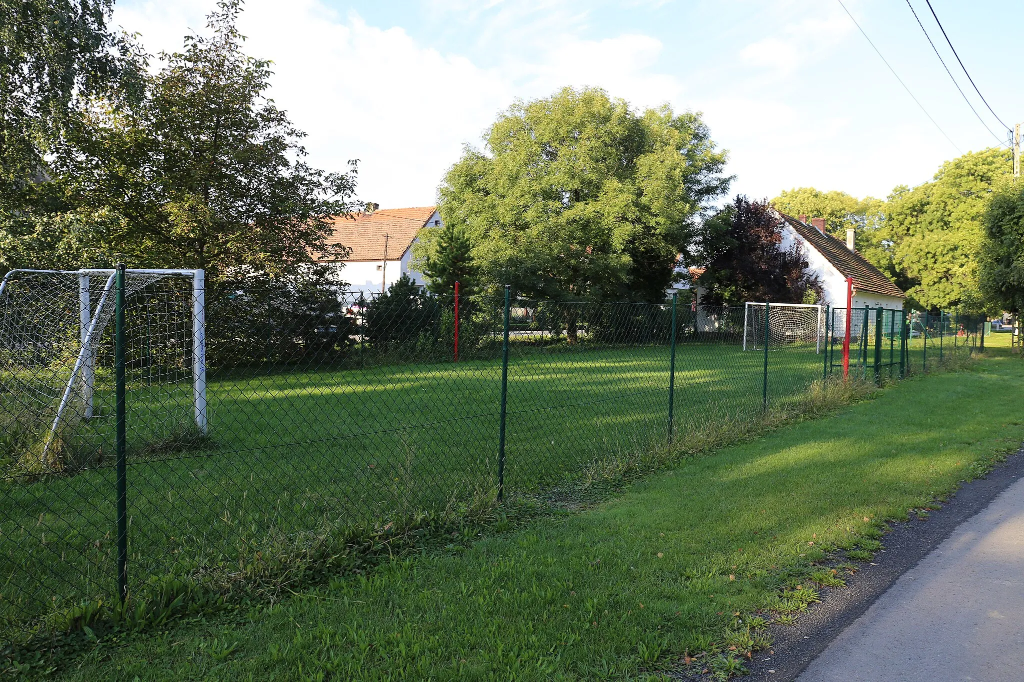 Photo showing: Nowa Wieś Mała – wieś w Polsce położona w województwie opolskim, w powiecie brzeskim, w gminie Lewin Brzeski.