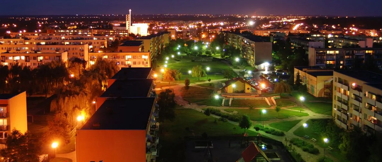 Photo showing: Tarnobrzeg, Panorama nocna osiedla Serbinow