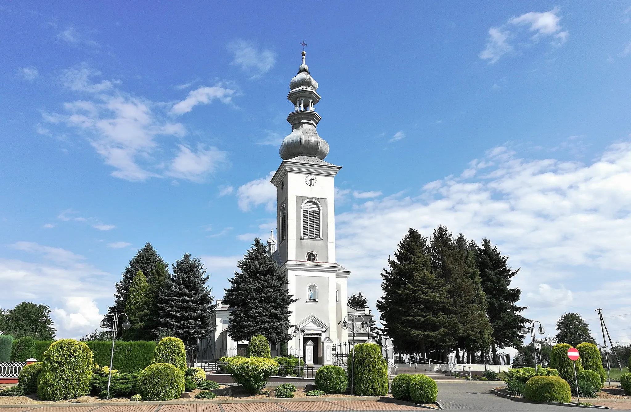 Photo showing: Stara Jastrząbka - the Church of the Holy Apostles Peter and Paul.