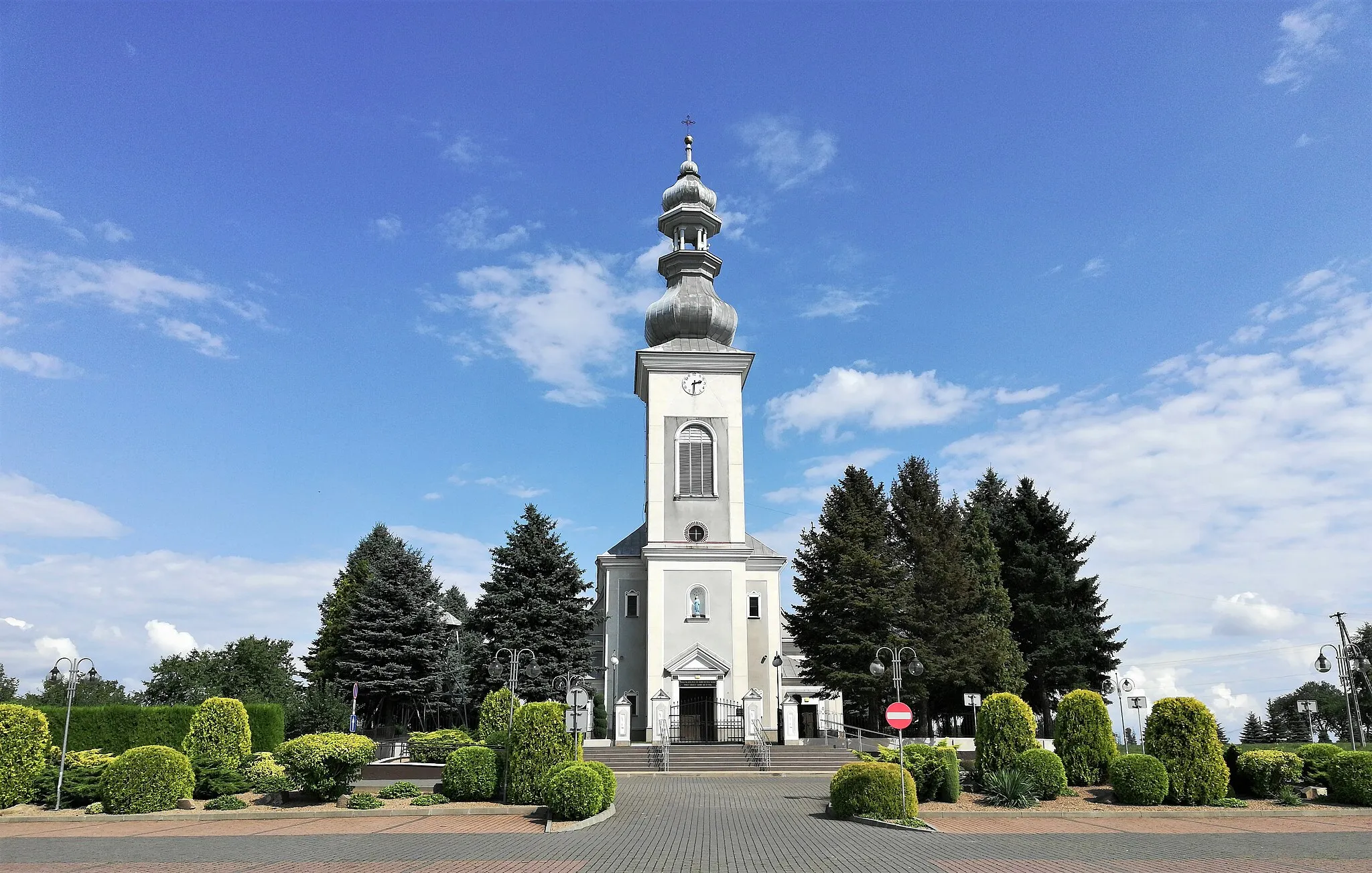 Photo showing: Stara Jastrząbka - the Church of the Holy Apostles Peter and Paul.