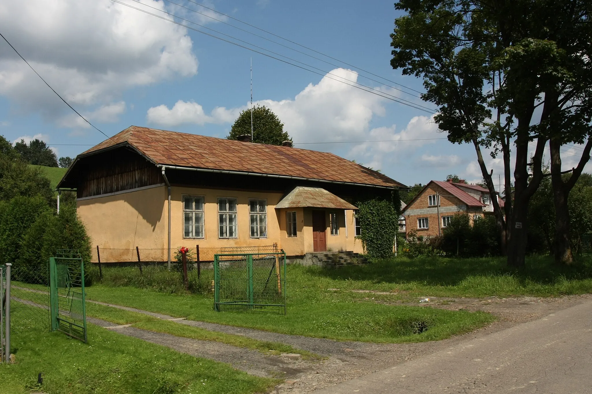 Photo showing: House in Bezmiechowa Dolna.