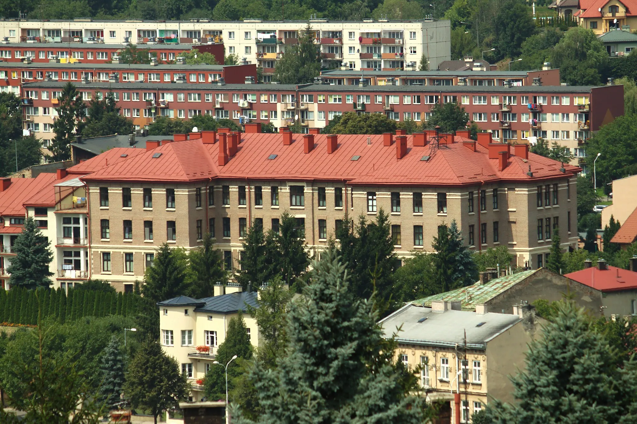 Photo showing: Some buildings around the San Riverbank and Grunwaldzka street in Przemyśl, seen from the Castle hill. Podkarpackie Voivodeship, Poland
