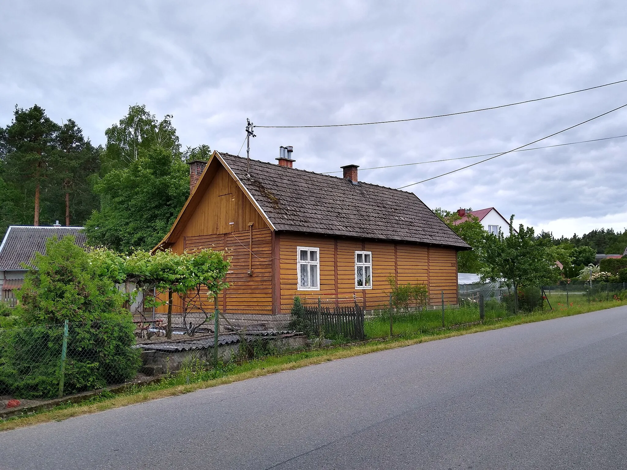 Photo showing: Niwiska (drewniany dom nr 120)