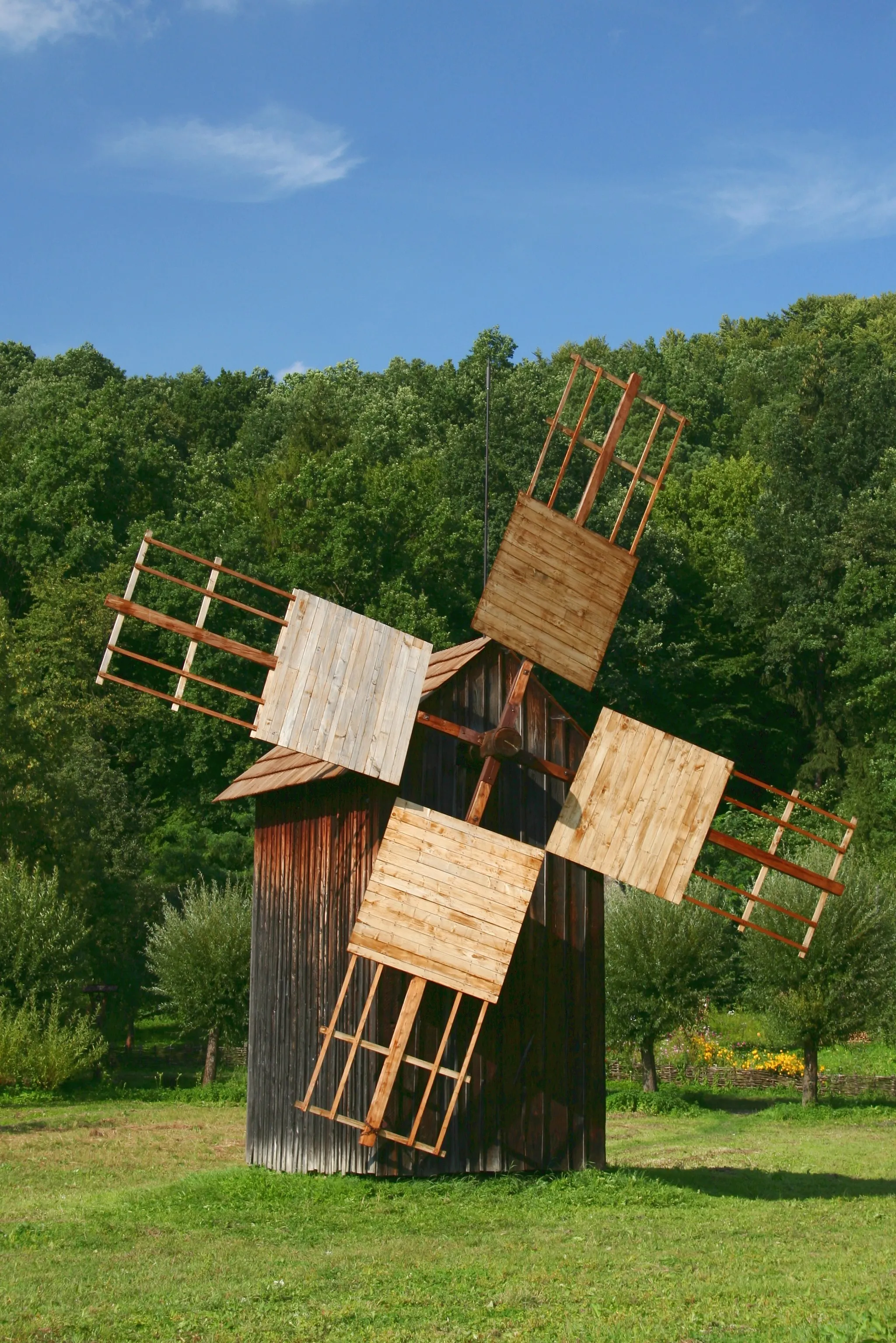 Photo showing: Open air museum in Sanok, windmill from Urzejowice