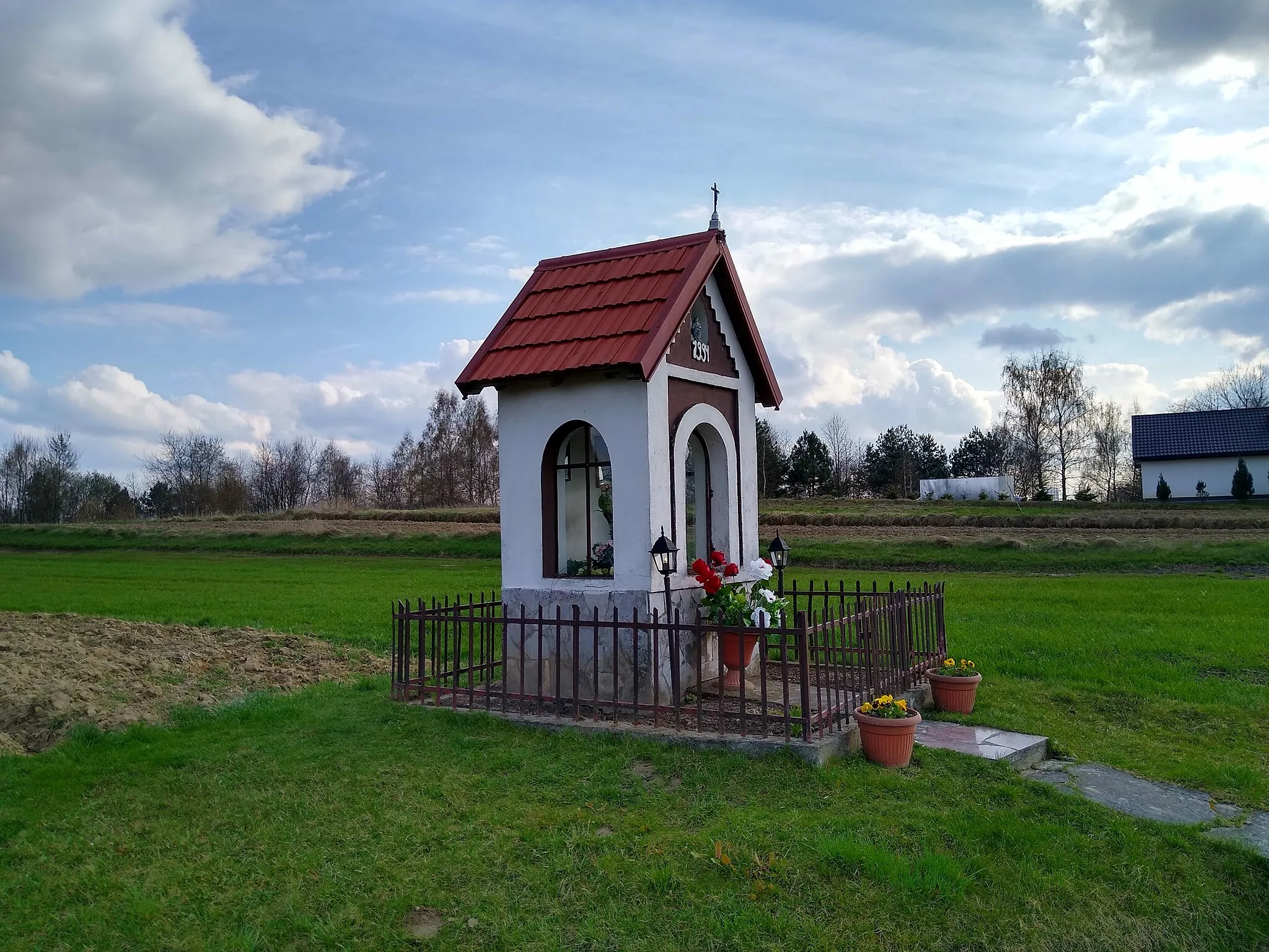 Photo showing: Kosowy (Trześnik) - kapliczka