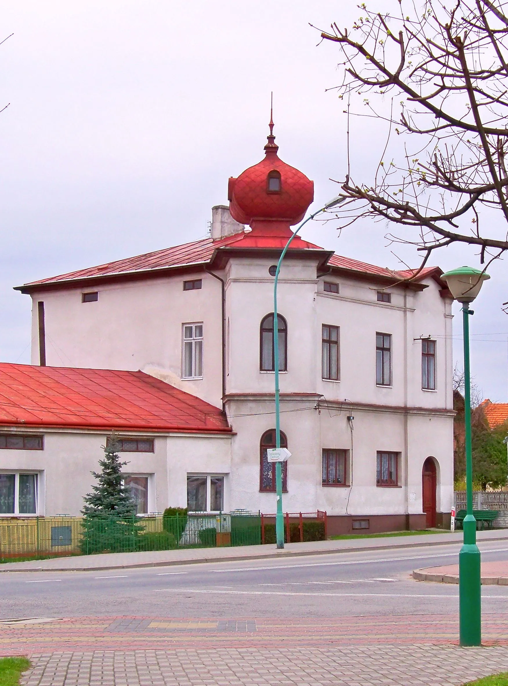 Photo showing: Budynek na rogu Rynku i ul. Podstawskiego w Sokołowie Młp.