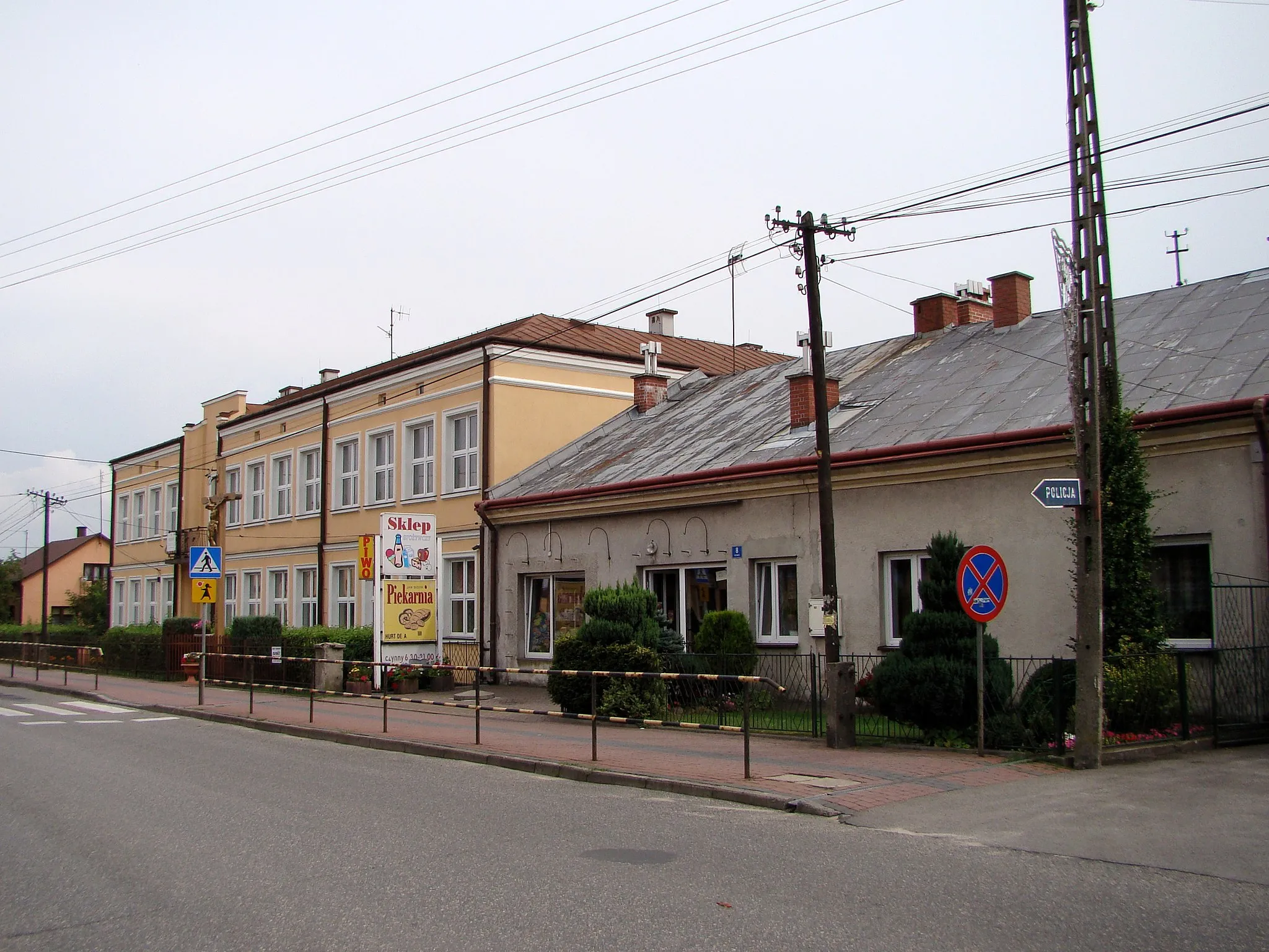 Photo showing: Ranizów - elementary school