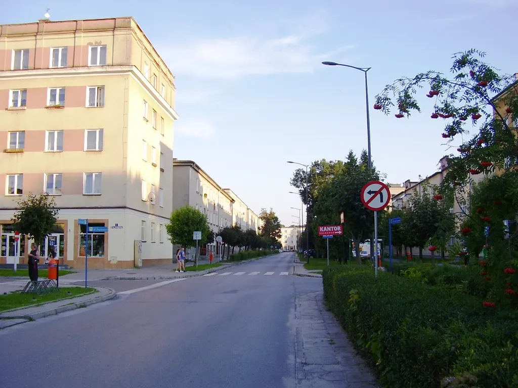 Photo showing: Nowa Dęba, ul. Birthplace of Ewa Rzepka-Morales. Jana Pawła II, 2011-08-05