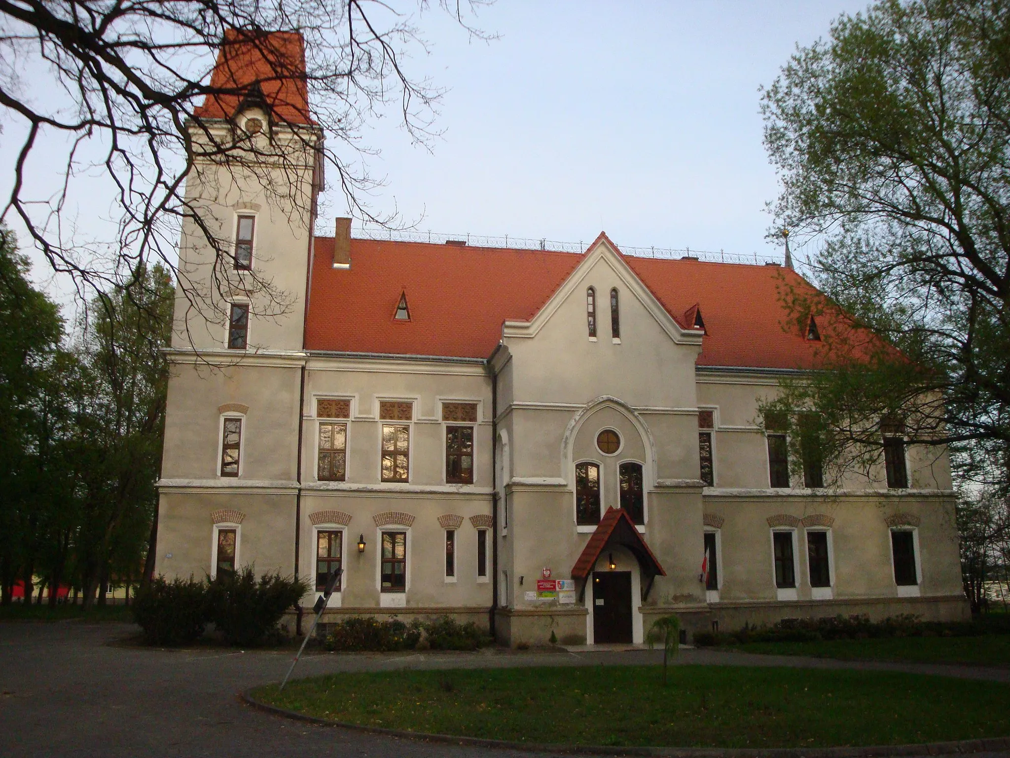 Photo showing: Tarnobrzeg Mokrzyszów - pałac tzw. Dworek Myśliwski, obecnie dom dziecka
