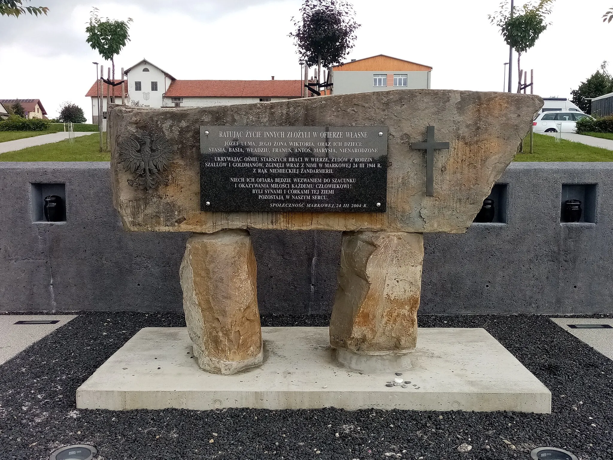 Photo showing: The Ulma Family Museum of Poles Saving Jews in World War II. Monument to Ulma family erected in 2004.