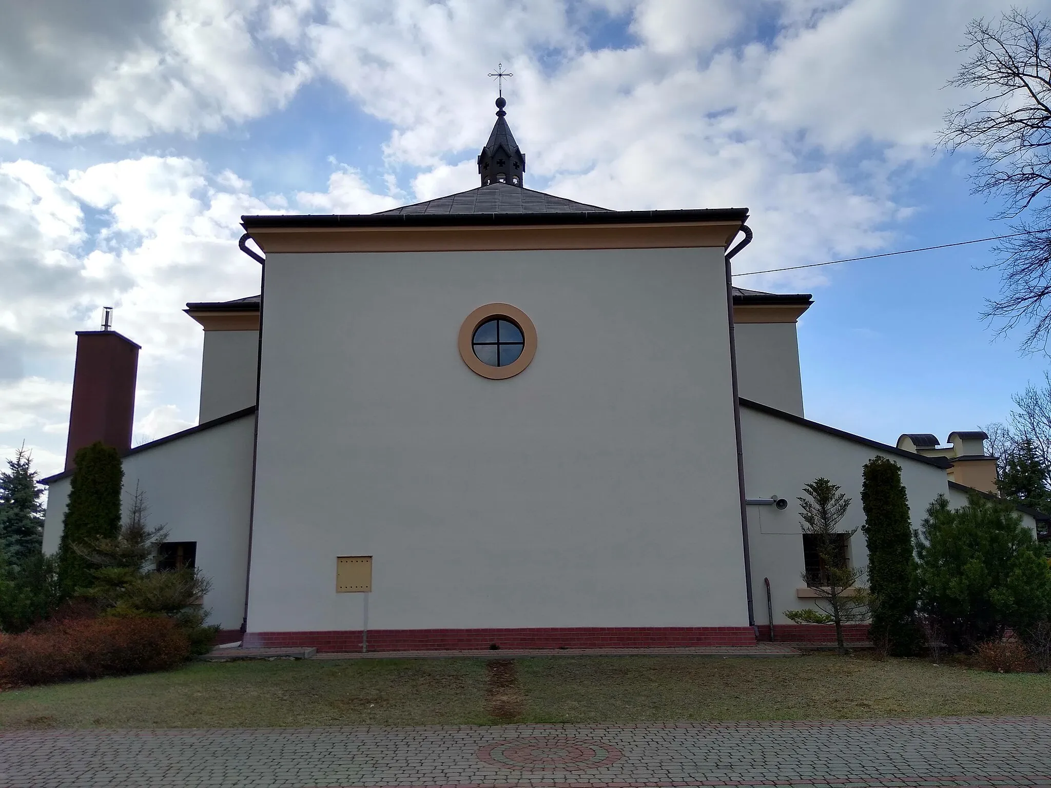 Photo showing: Dzikowiec (kościół) - widok od strony prezbiterium