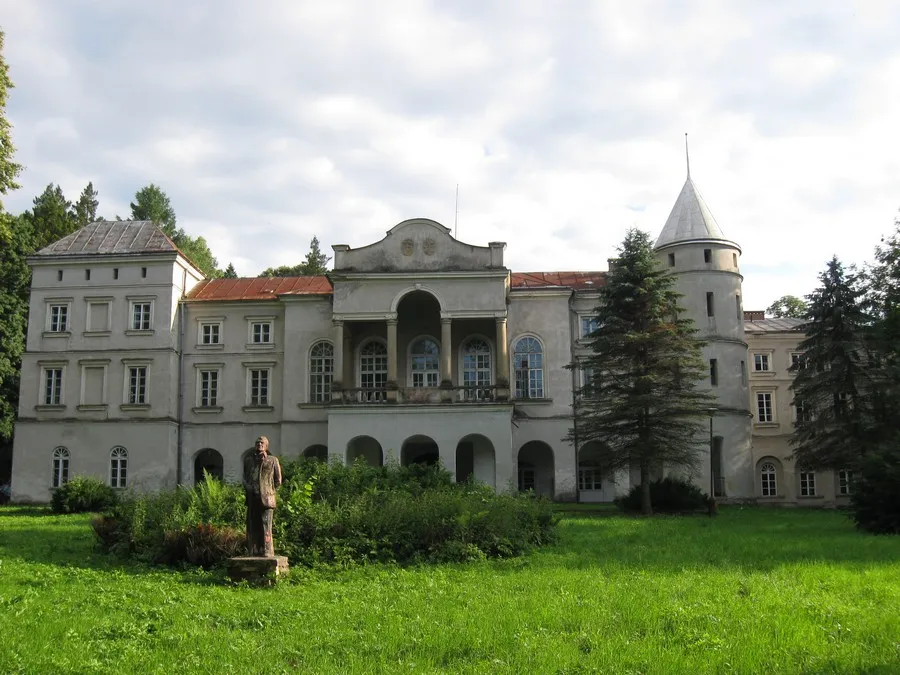 Photo showing: Pałac w Wzdowie
