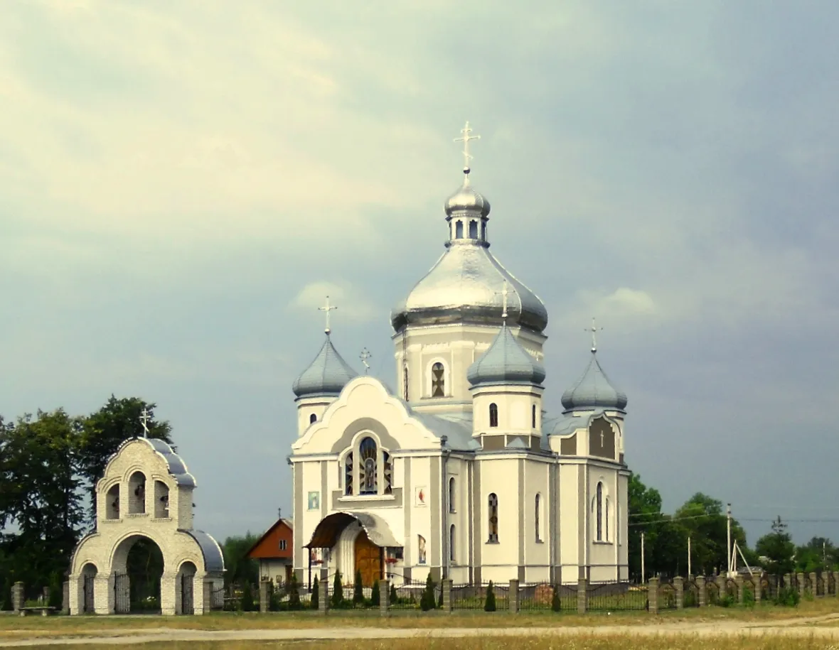 Photo showing: Newly built Church of St. Nicholas the Wonderworker of the UOC-KP in the village of Horodzhiv, Zhovkva Raion.
