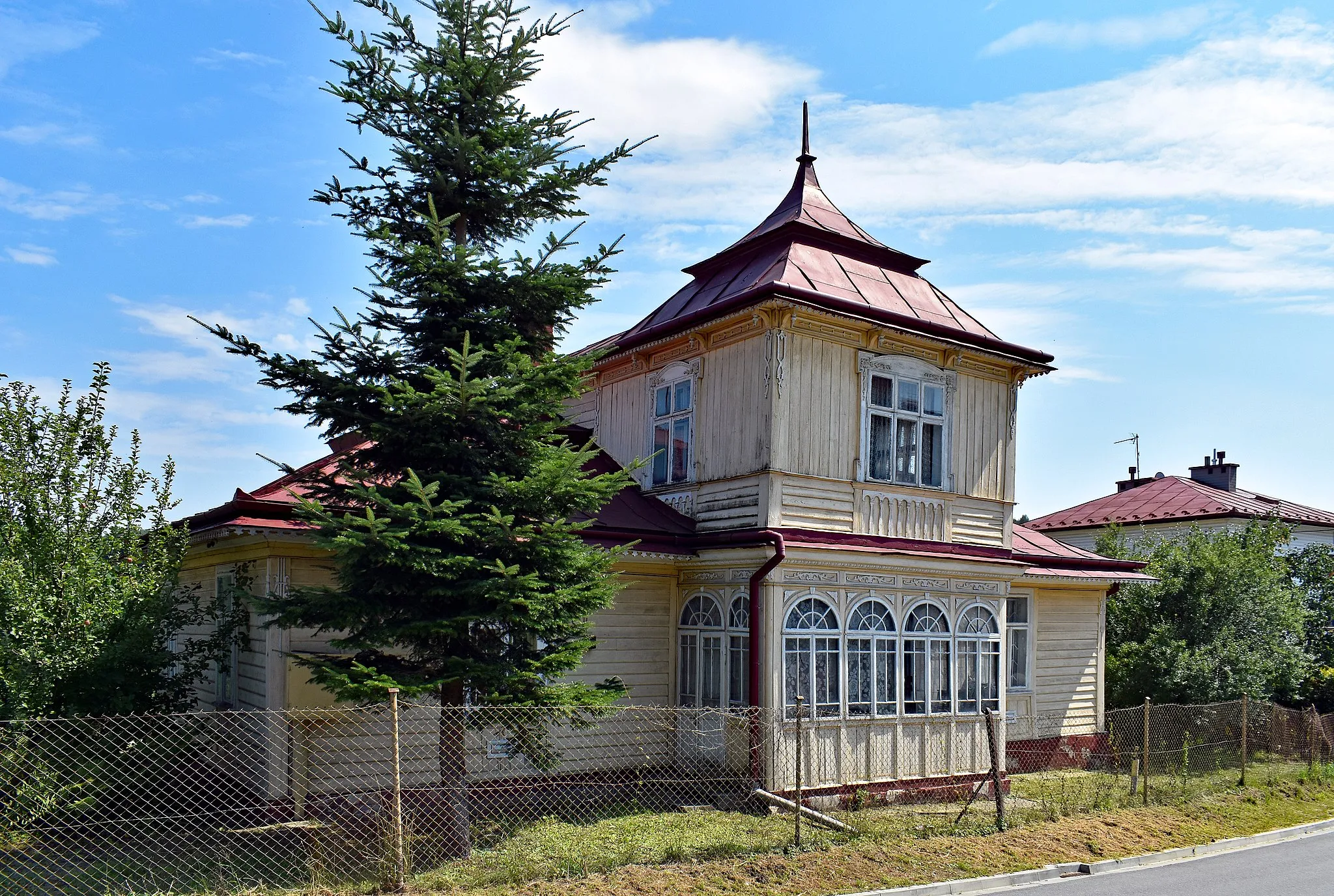 Photo showing: Old house, 190 Wielopole Skrzyńskie village, Ropczyce-Sędziszów County, Subcarpathian Voivodeship, Poland