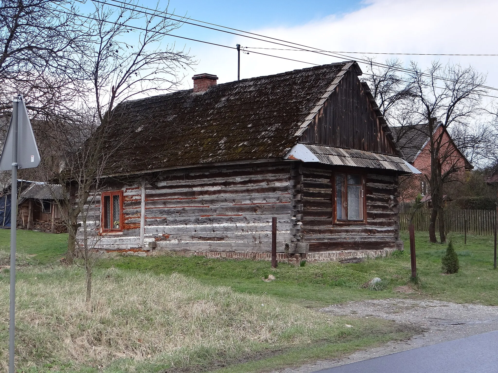Photo showing: Drewniany budynek w Kamionce Dolnej