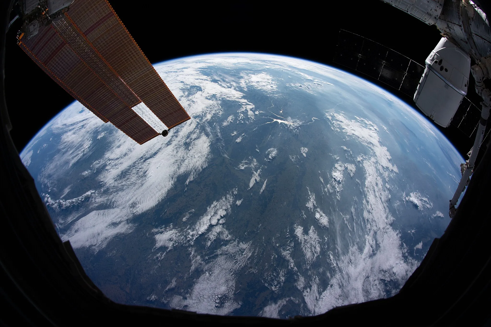 Photo showing: View of Earth taken during ISS Expedition 56.
