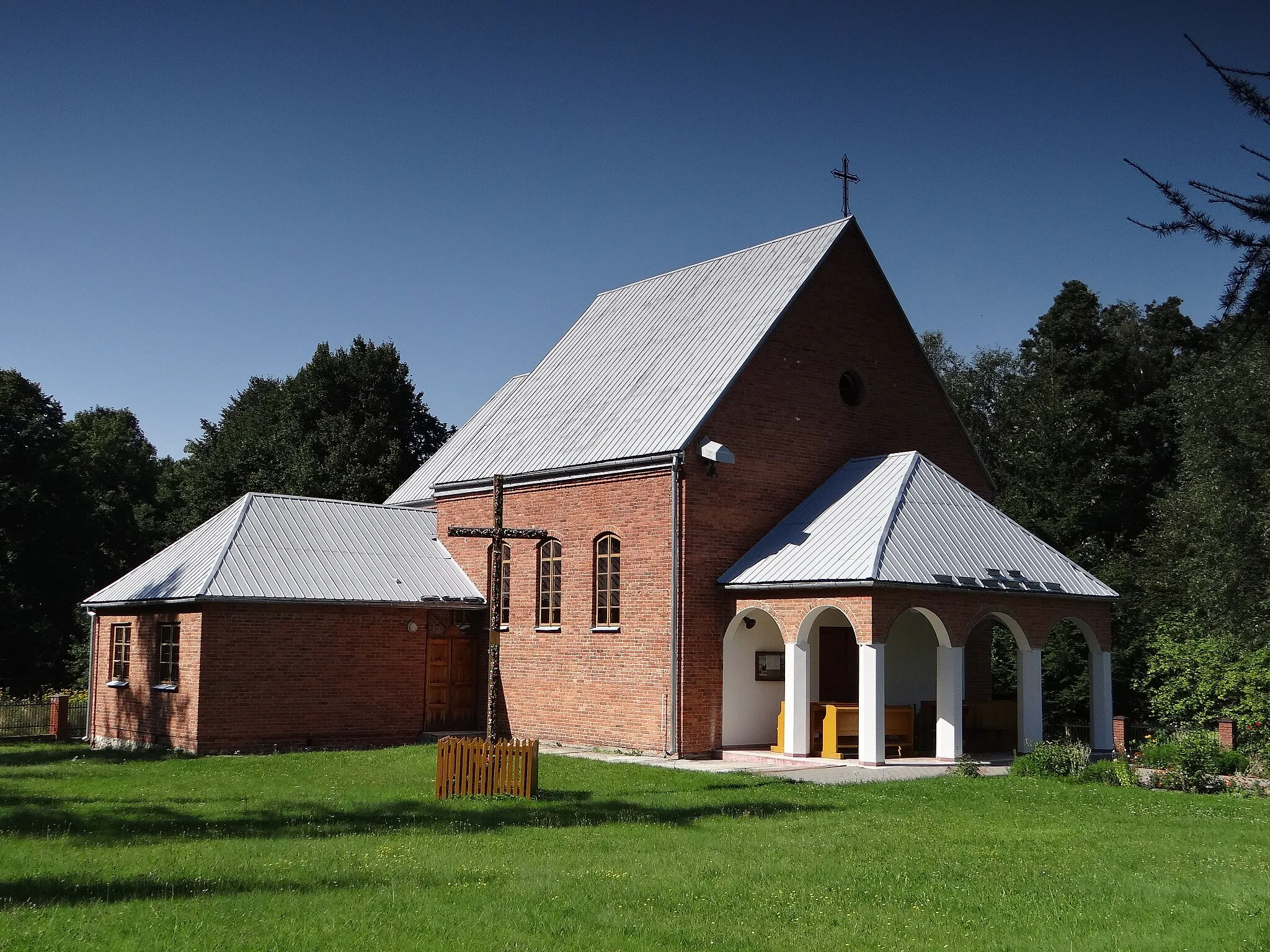 Photo showing: Różaniec - kościół filialny pw. św. Stanisława Kostki w Różańcu I