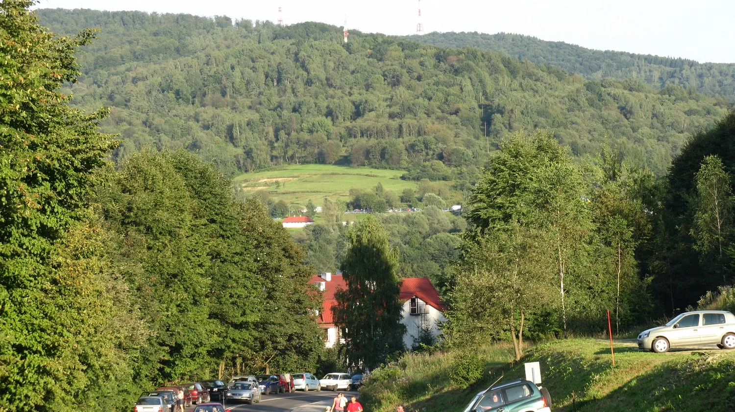 Photo showing: Wjazd do Soliny, widok na górę Jawor