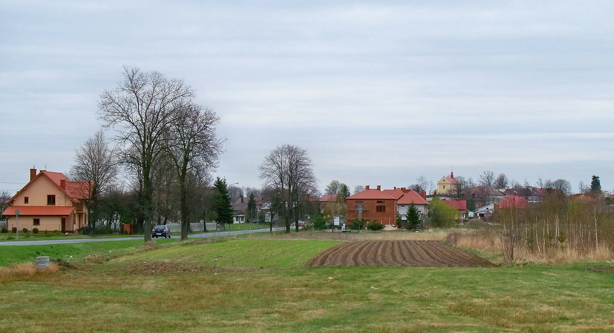 Photo showing: Kąty Trzebuskie, w tle