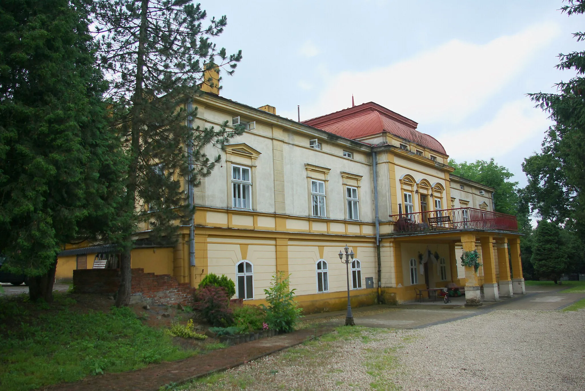 Photo showing: Pałac w Grabownicy Starzeńskiej (2018).