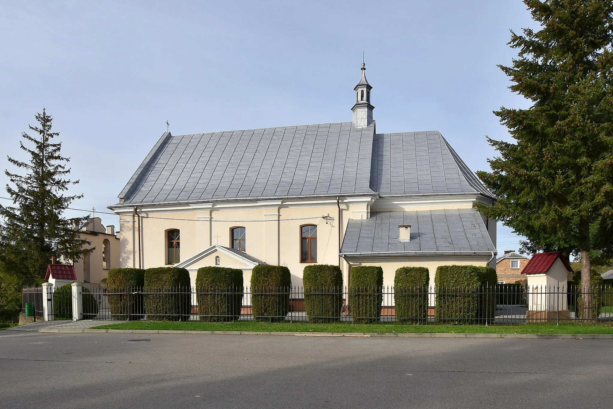 Photo showing: Nienaszów, kościół Wniebowzięcia Najświętszej Maryi Panny