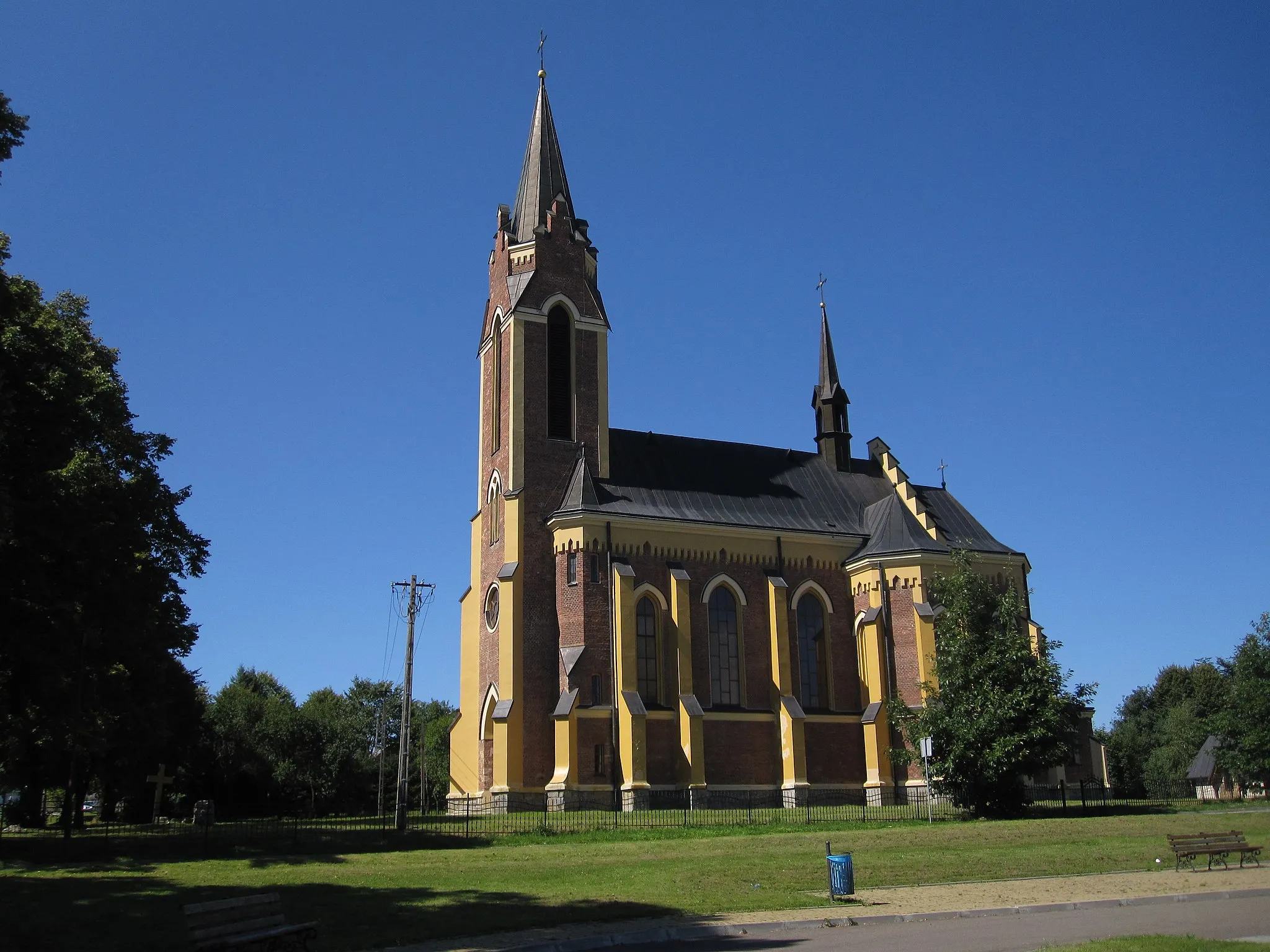 Photo showing: Saint Stanislaus church in Lutowiska
