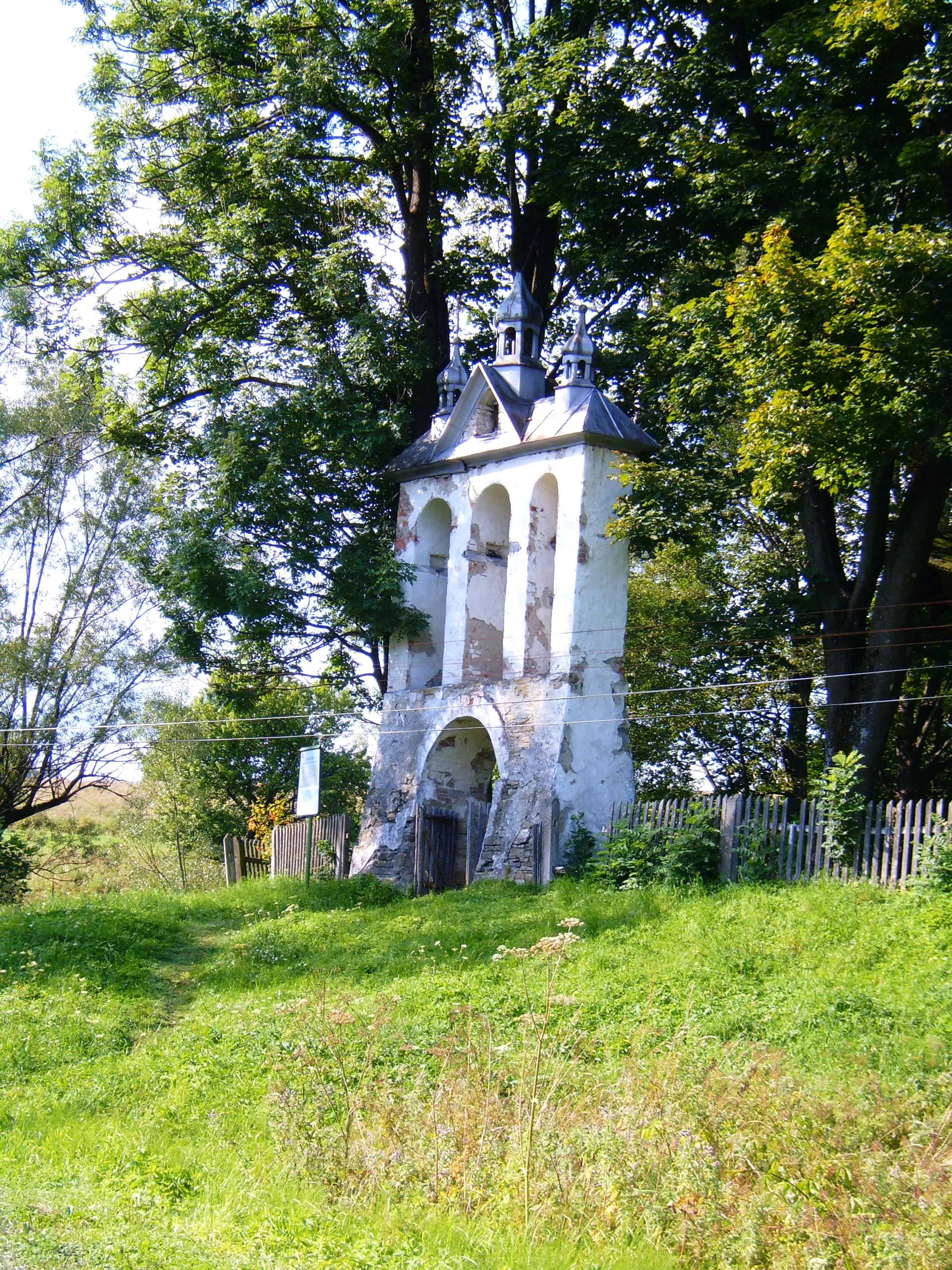 Photo showing: Zabytkowa dzwonnica w Liskowatym