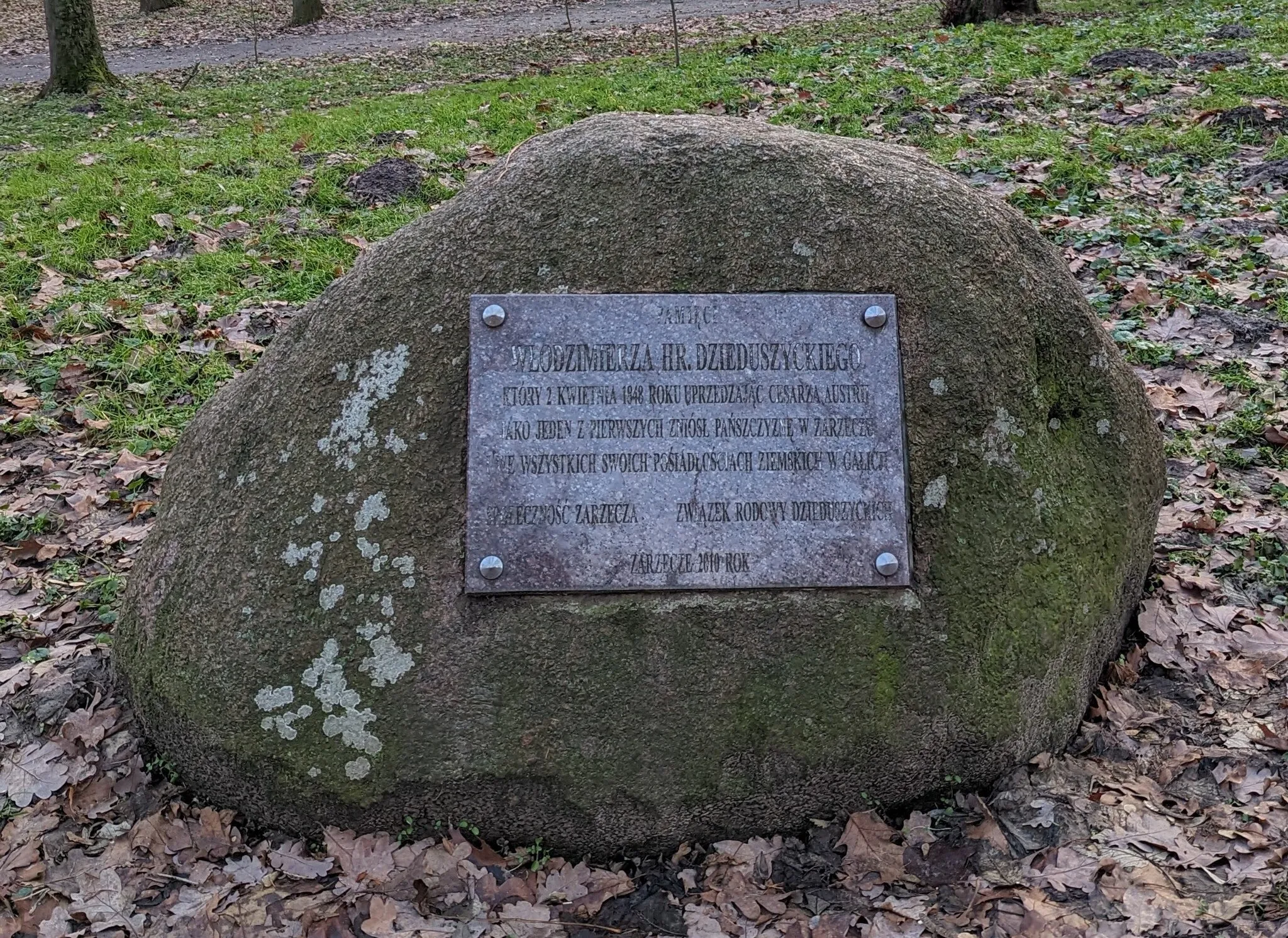 Photo showing: Memorial in the Zarzecze Park