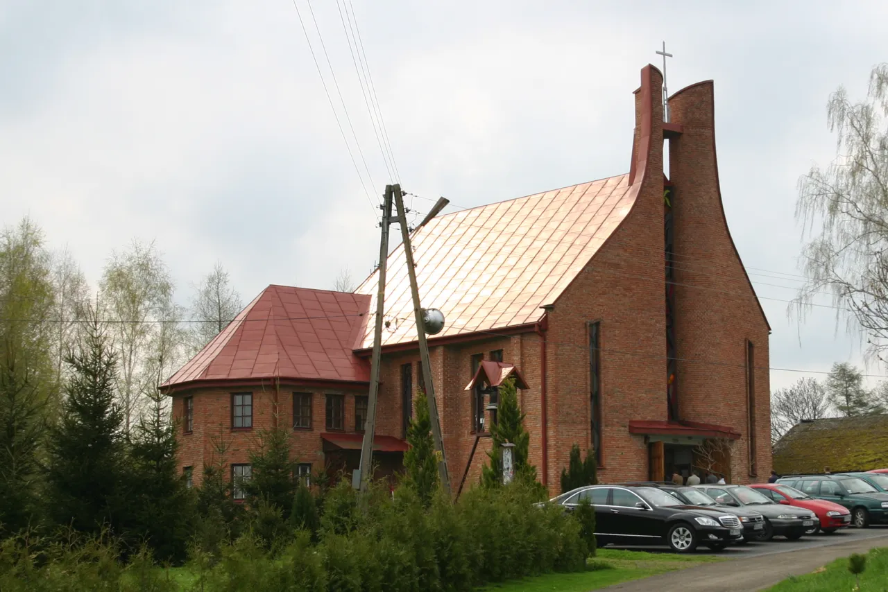 Photo showing: Kościół filalny pw. NMP Matki Kościoła w Markowcach