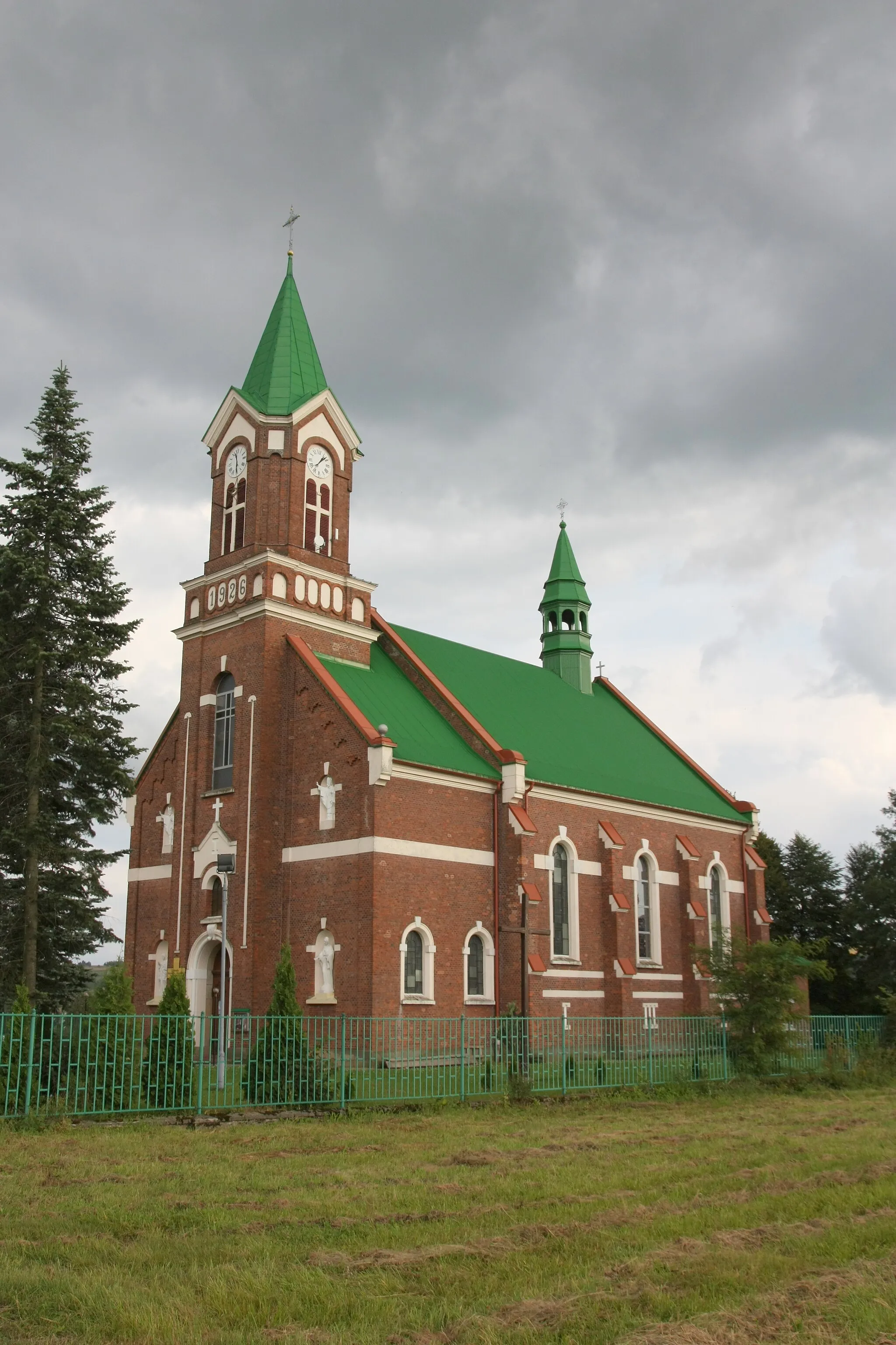 Photo showing: Church in Niebieszczany.