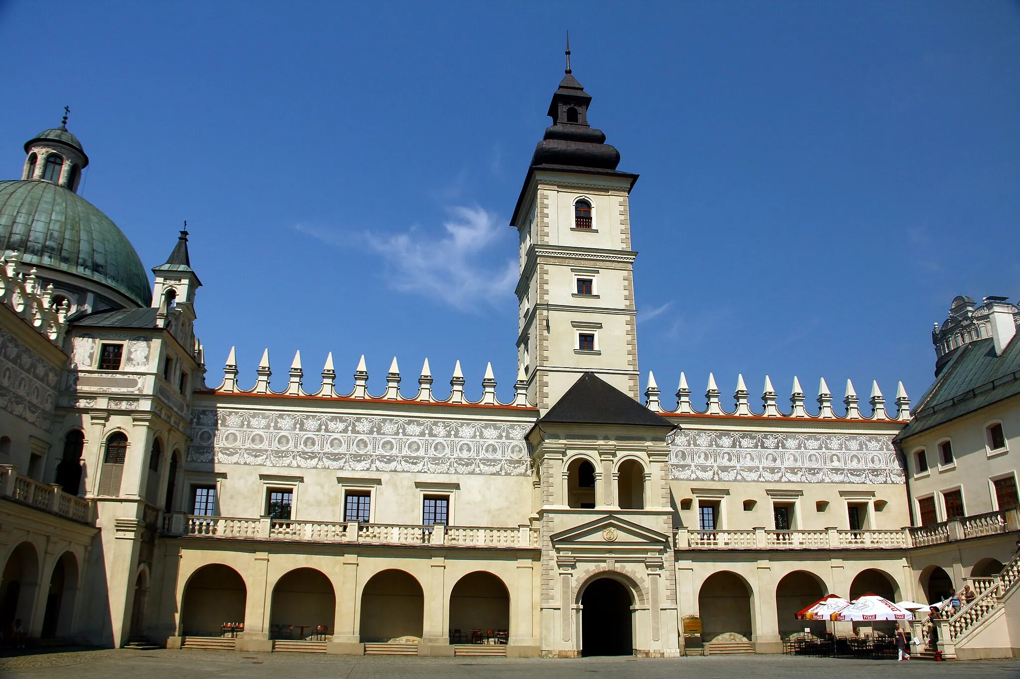 Photo showing: Dziedziniec Zamku w Krasiczynie.