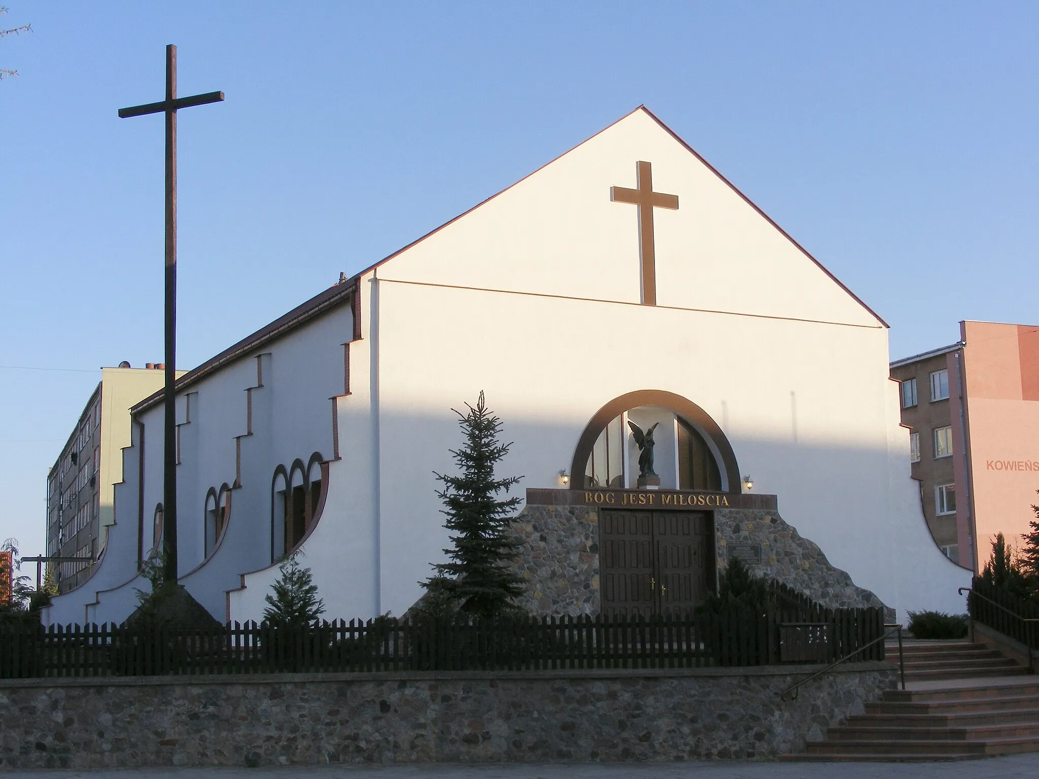 Photo showing: Church of saint Albert Chmielowski in Suwalki, taken on Friday, May 1st 2009.