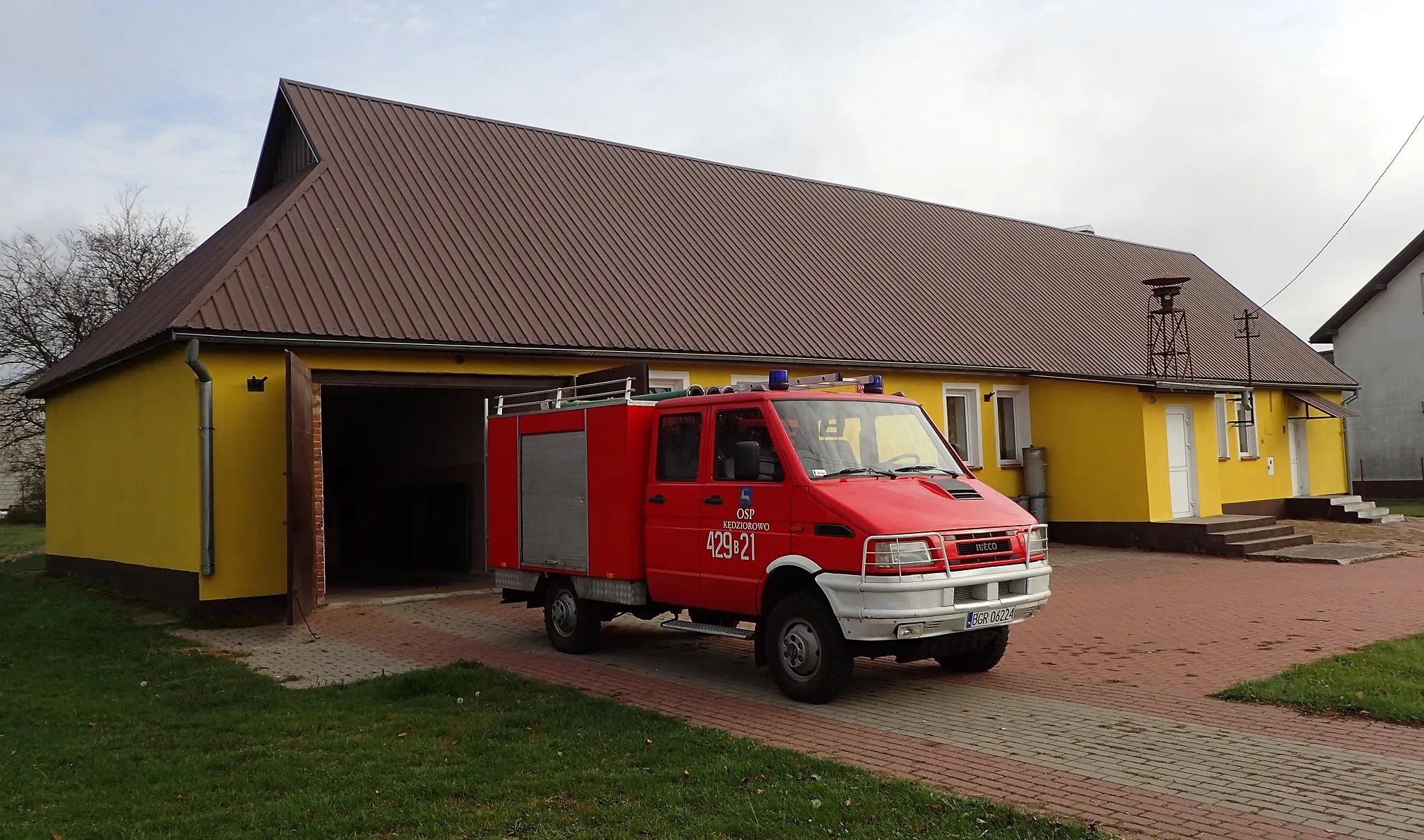 Photo showing: Remiza OSP w Kędziorowie