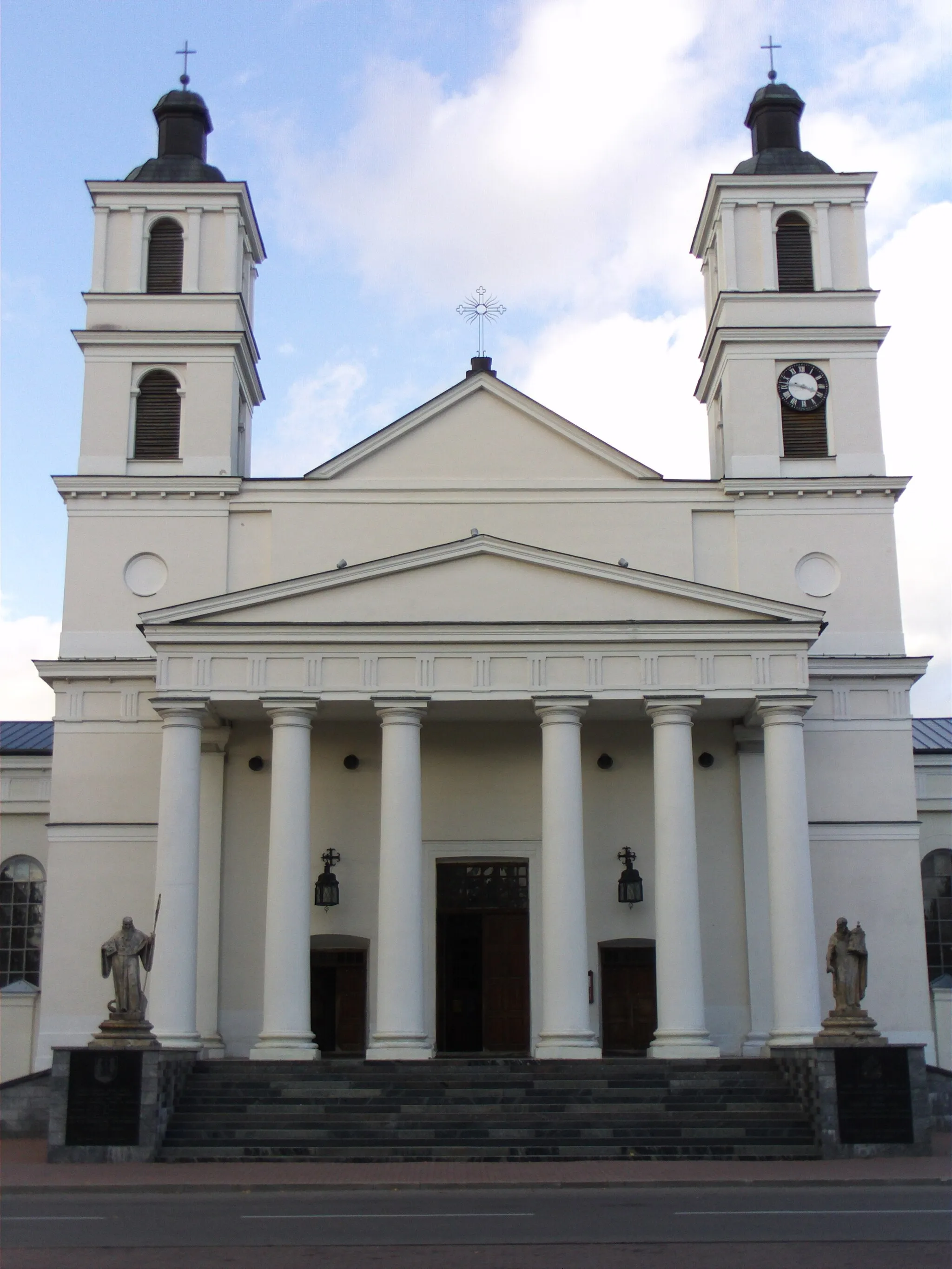Photo showing: Kościół par. p.w. św. Aleksandra w Suwałkach