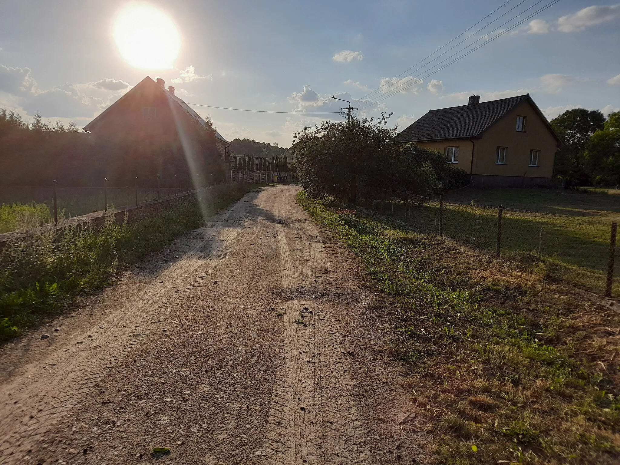 Photo showing: Droga we wsi Witynie  w Polsce, województwie podlaskim, powiecie łomżyńskim, gminie Jedwabne. Wykonano telefonem.
