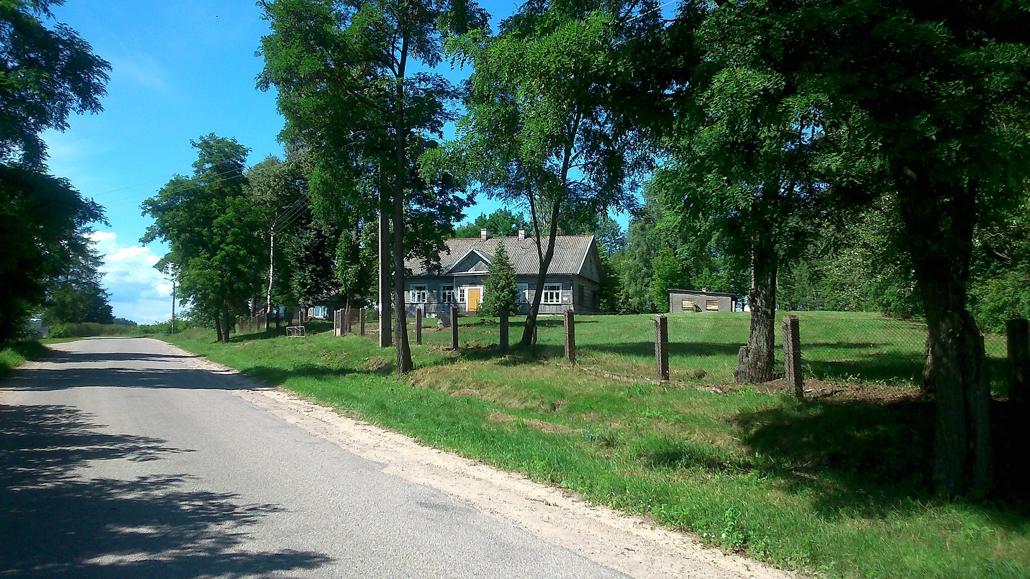 Photo showing: Wiejki - village in Podlaskie Voivodeship, Poland. Former school.
