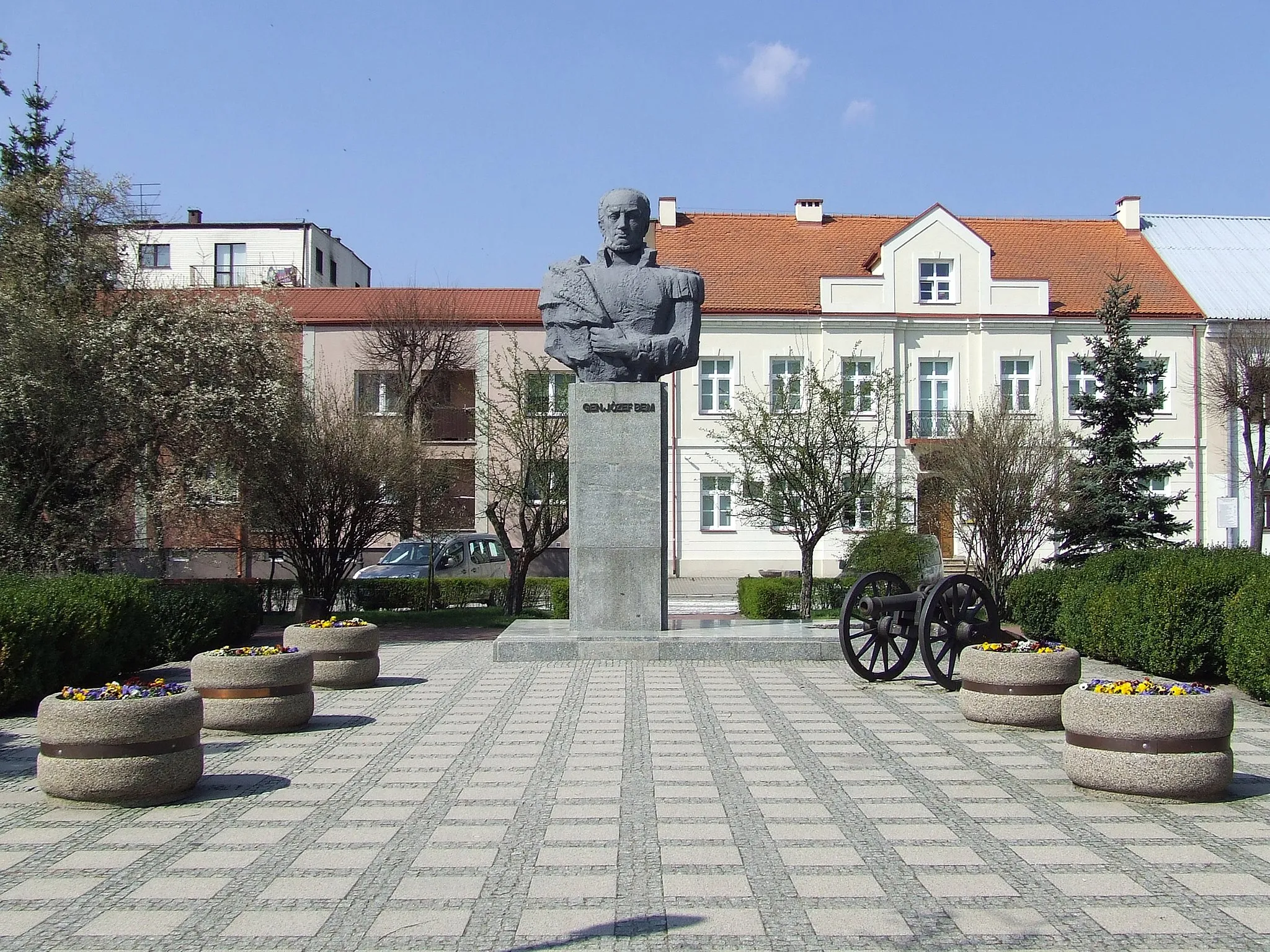 Photo showing: Pomnik gen. Józefa Bema w Ostrołęce