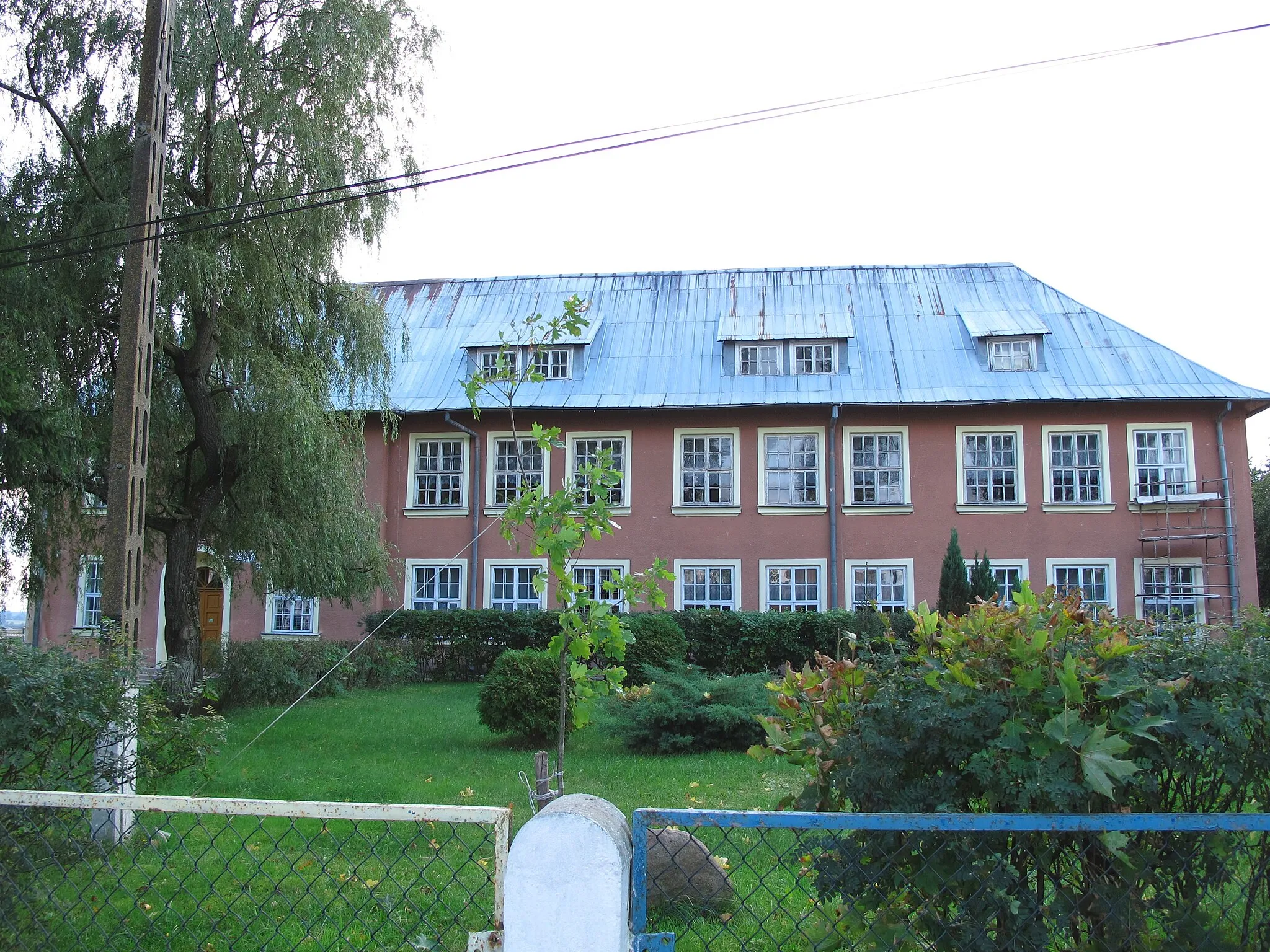 Photo showing: Elementary school in Nierośno, gmina Dąbrowa Białostocka, podlaskie, Poland