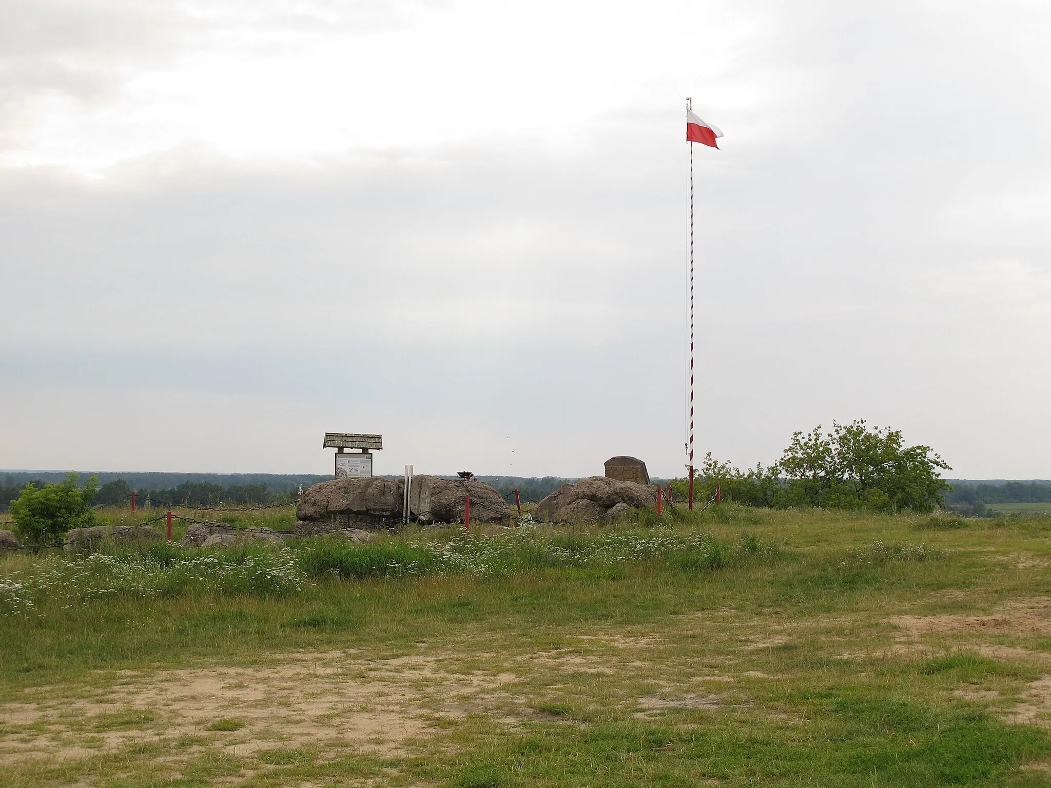 Photo showing: Cpt. Raginis bunker ruins in the, Góra Strękowa village, gmina Zawady, podlaskie, Poland