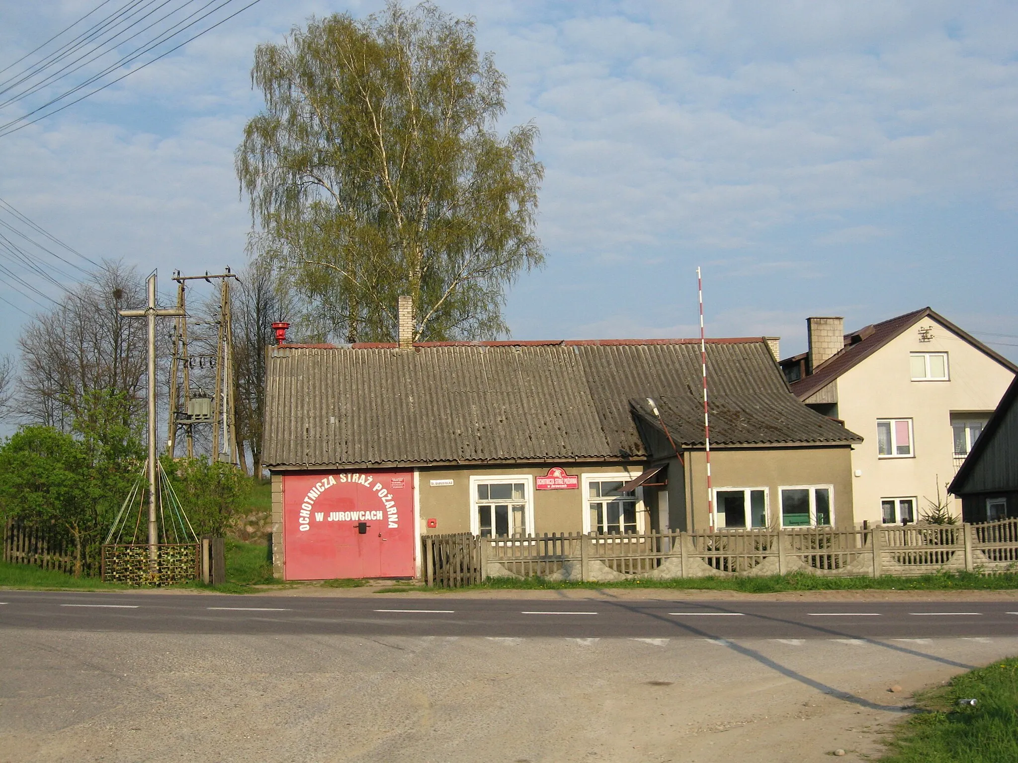 Photo showing: Fire-station of Voluntary Fire Departament at Jurowce, gm Wasilków, podlaskie, Poland. Torn down in 2009 to make place for DK8.
