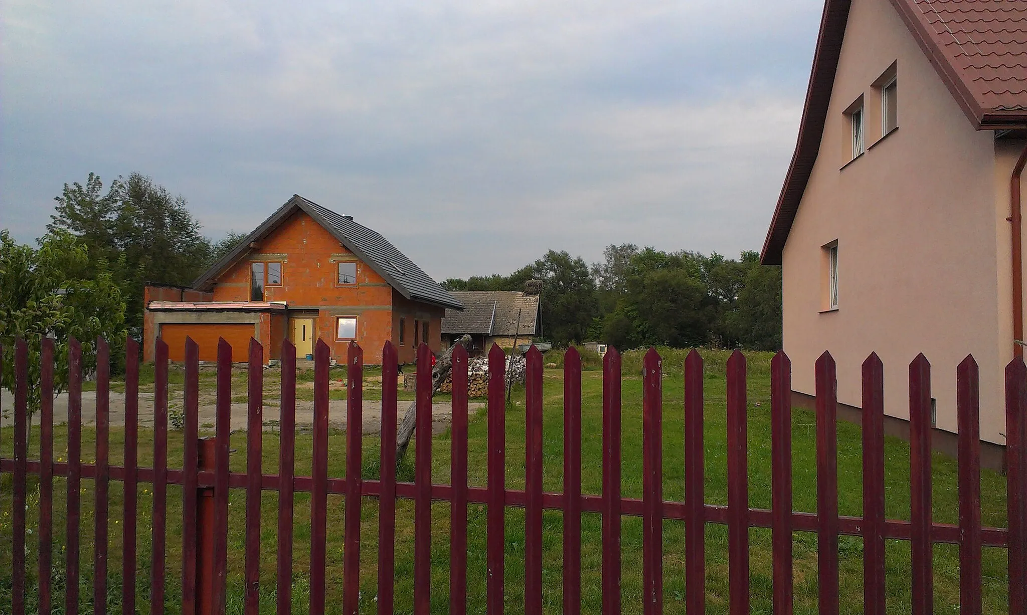 Photo showing: Gniazdo bociana białego znajdujące się we wsi Dobrzyniewo Duże