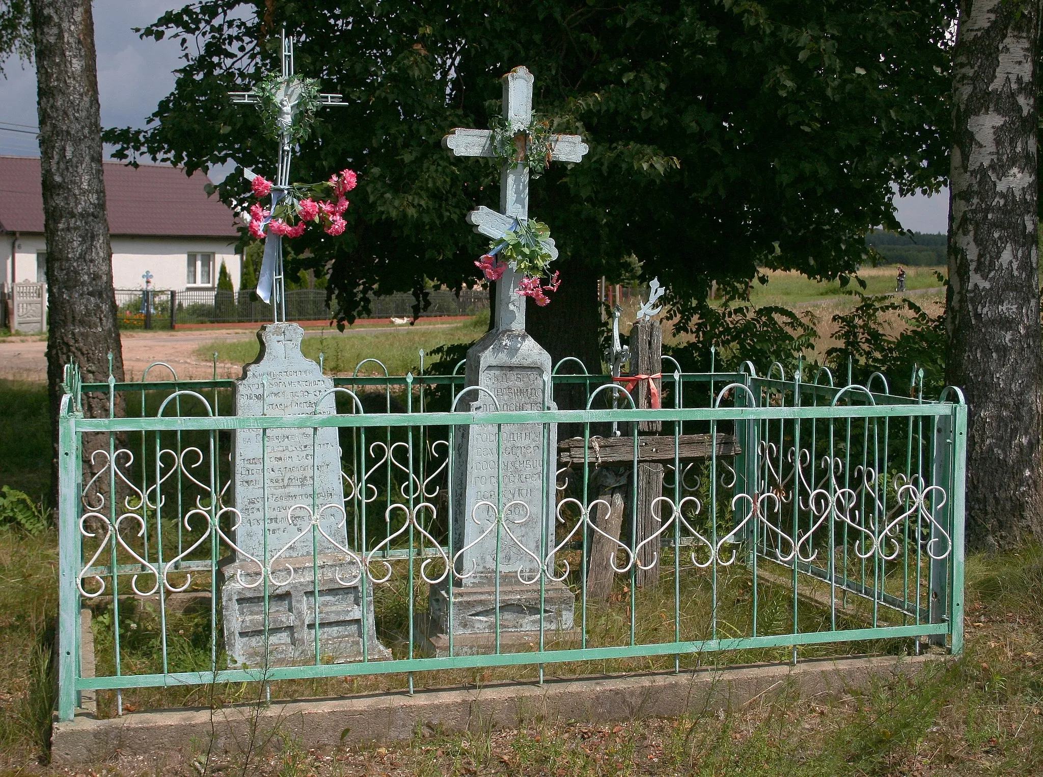 Photo showing: Krzyże w miejscowości Żuki, gmina Kleszczele, woj. podlaskie