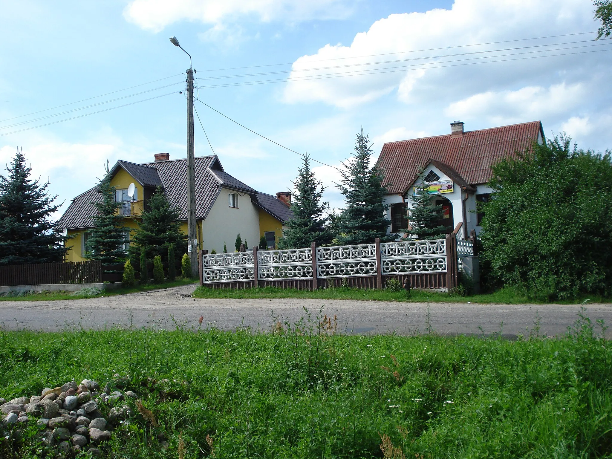 Photo showing: Dębniki: sklep przy drodze do Łomży